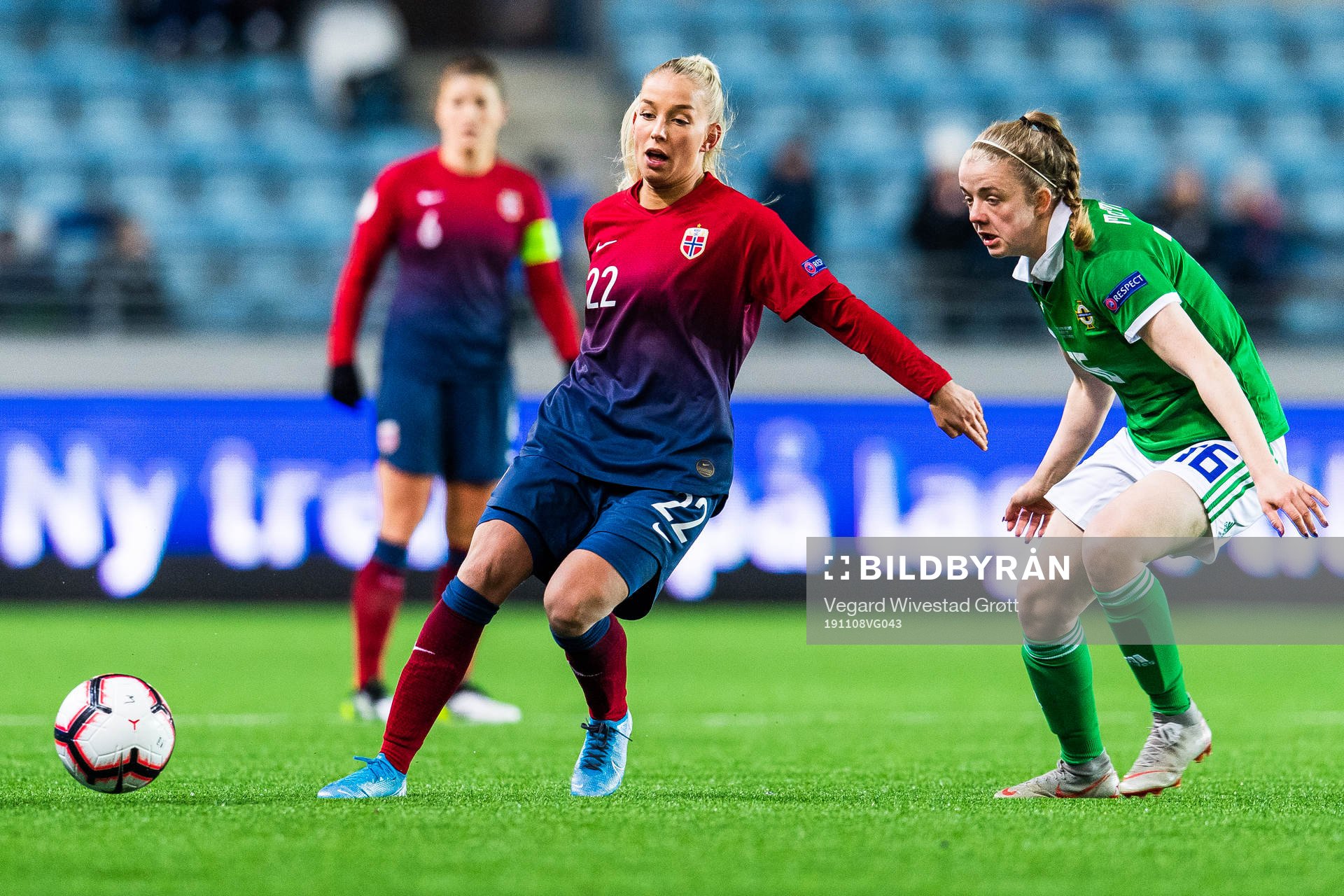 Rikke Bogetveit Nygard of Norway and Emma McMaster of