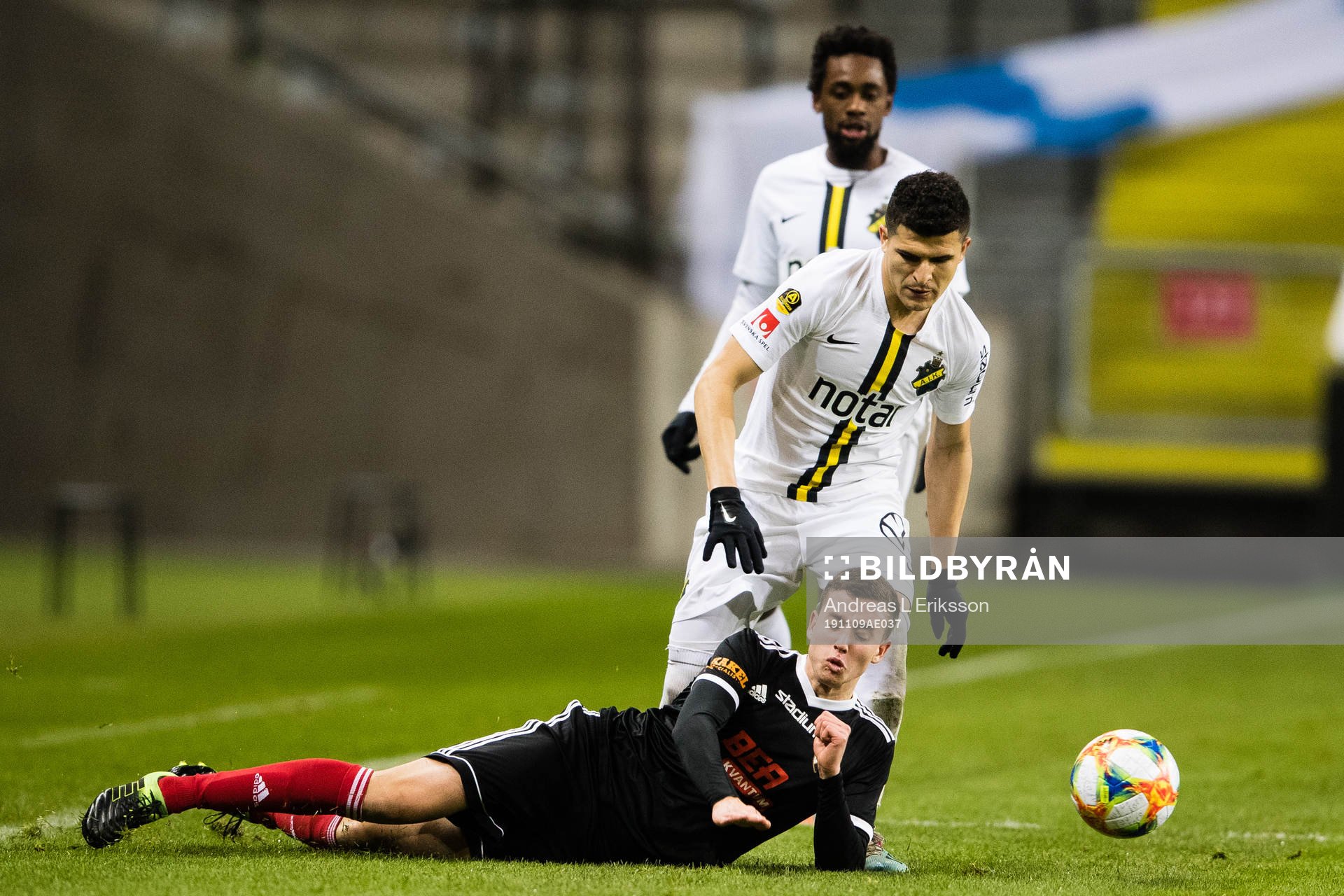 s Tarik Elyounoussi