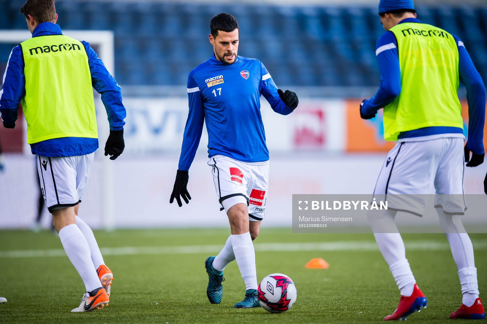 Marcos Vales Gonzalez of Sandefjord during warm-up ahead of the OBOS-ligaen match between Aalesund and Sandefjord on November 9, 2019 in Ålesund.
