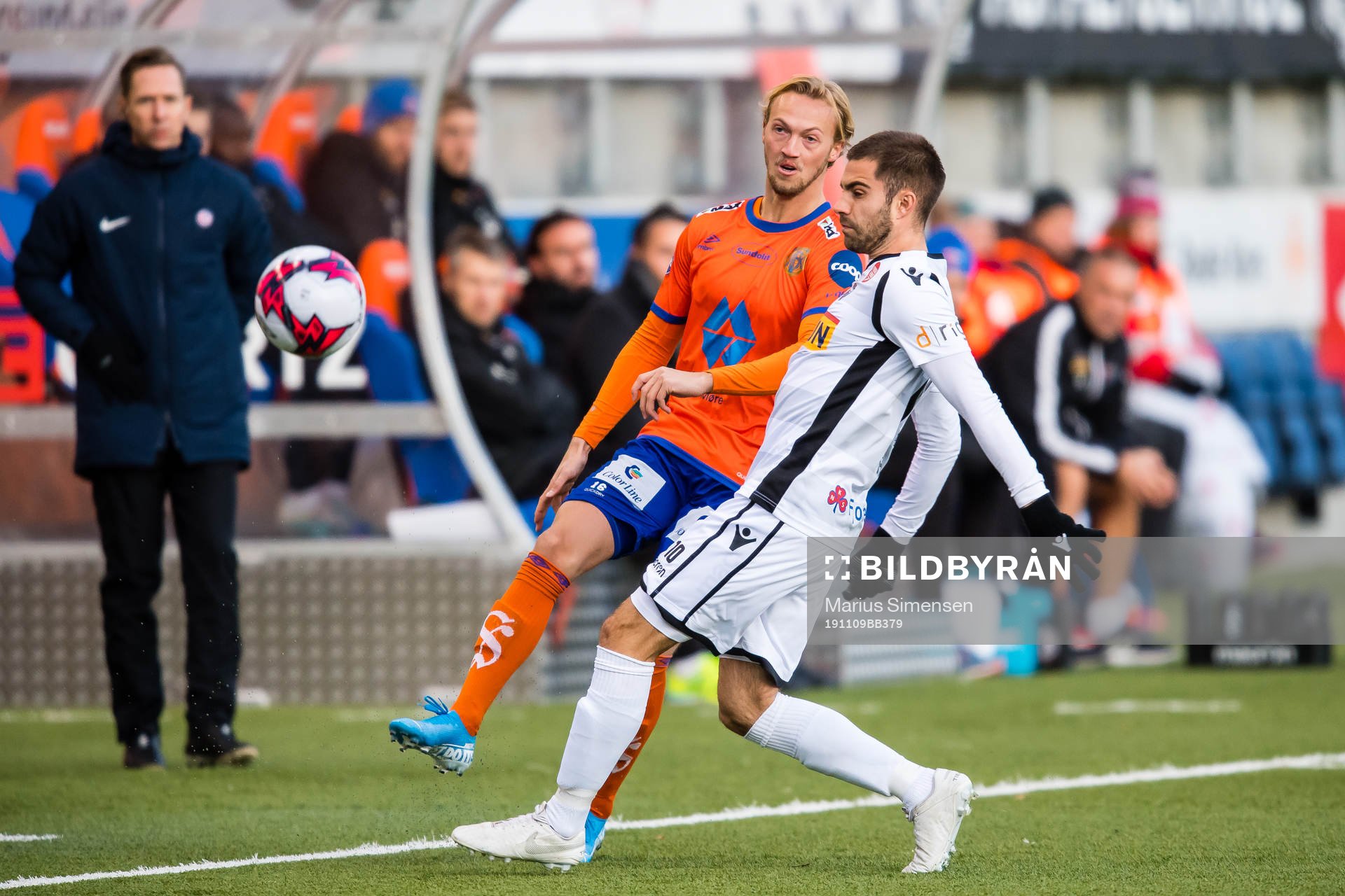 Jørgen Hatlehol of Aalesund and Ruben Herraiz Alcaraz of