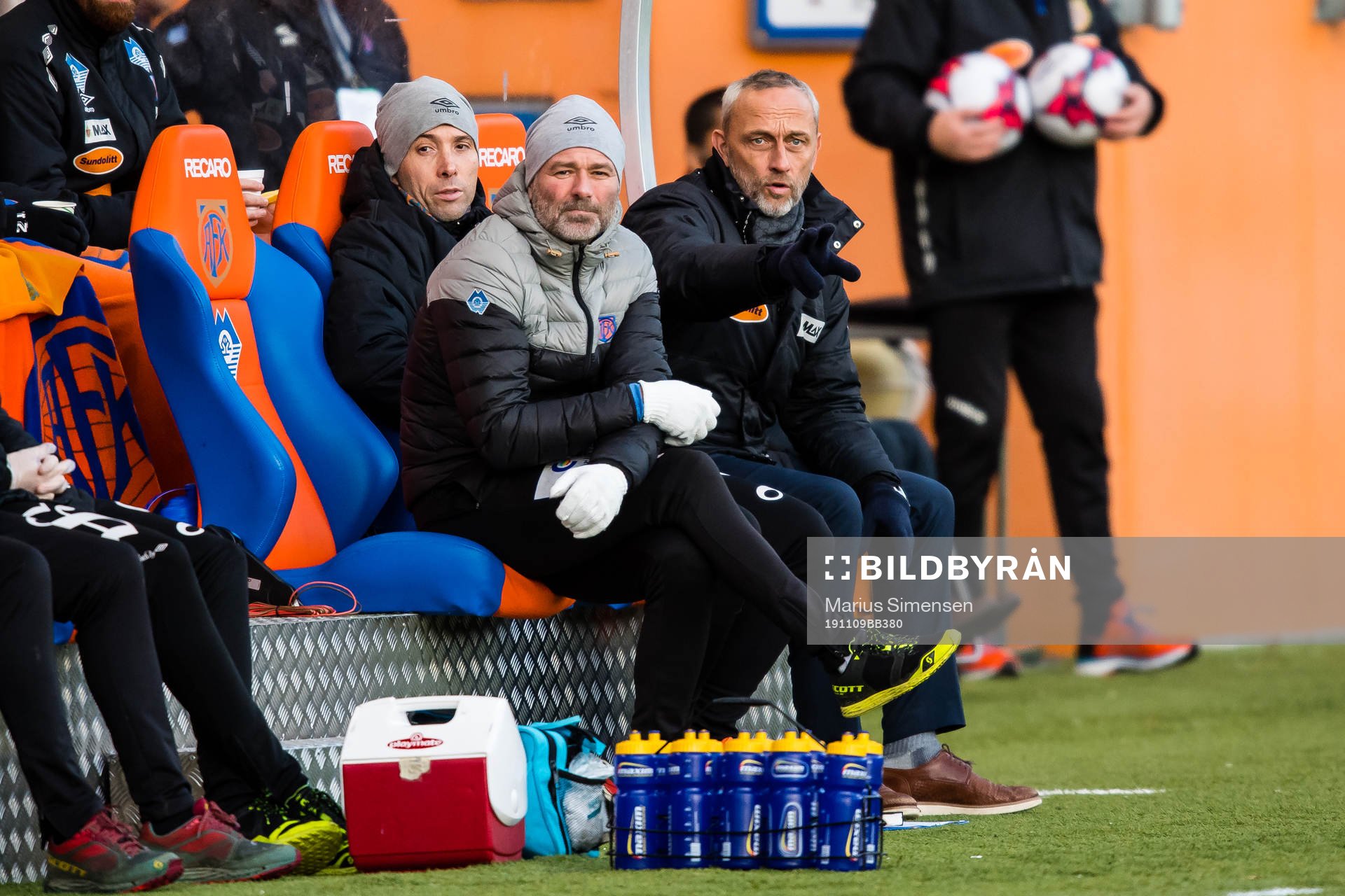 Andrea Loberto, assistant coach of Aalesund, and Lars Bohinen, head coach of Aalesund, during the OBOS-ligaen match between Aalesund and Sandefjord on November 9, 2019 in Ålesund.