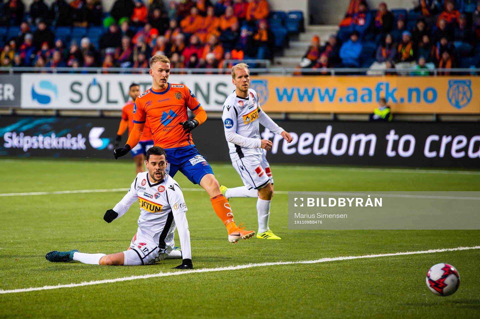 Torbjørn Agdestein of Aalesund scores the 1-1 goal
