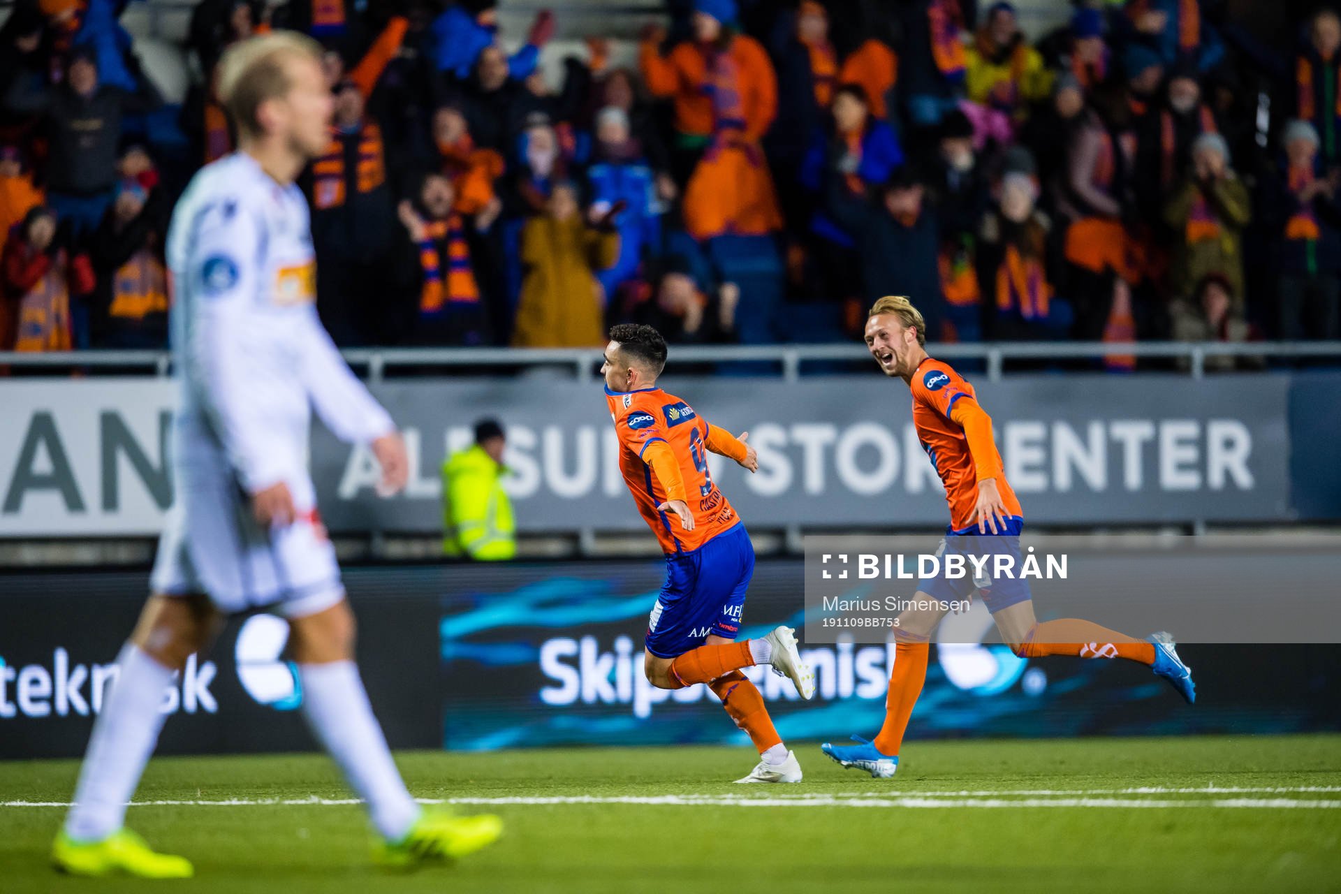 Niklas Fernando Nygaard Castro of Aalesund celebrates