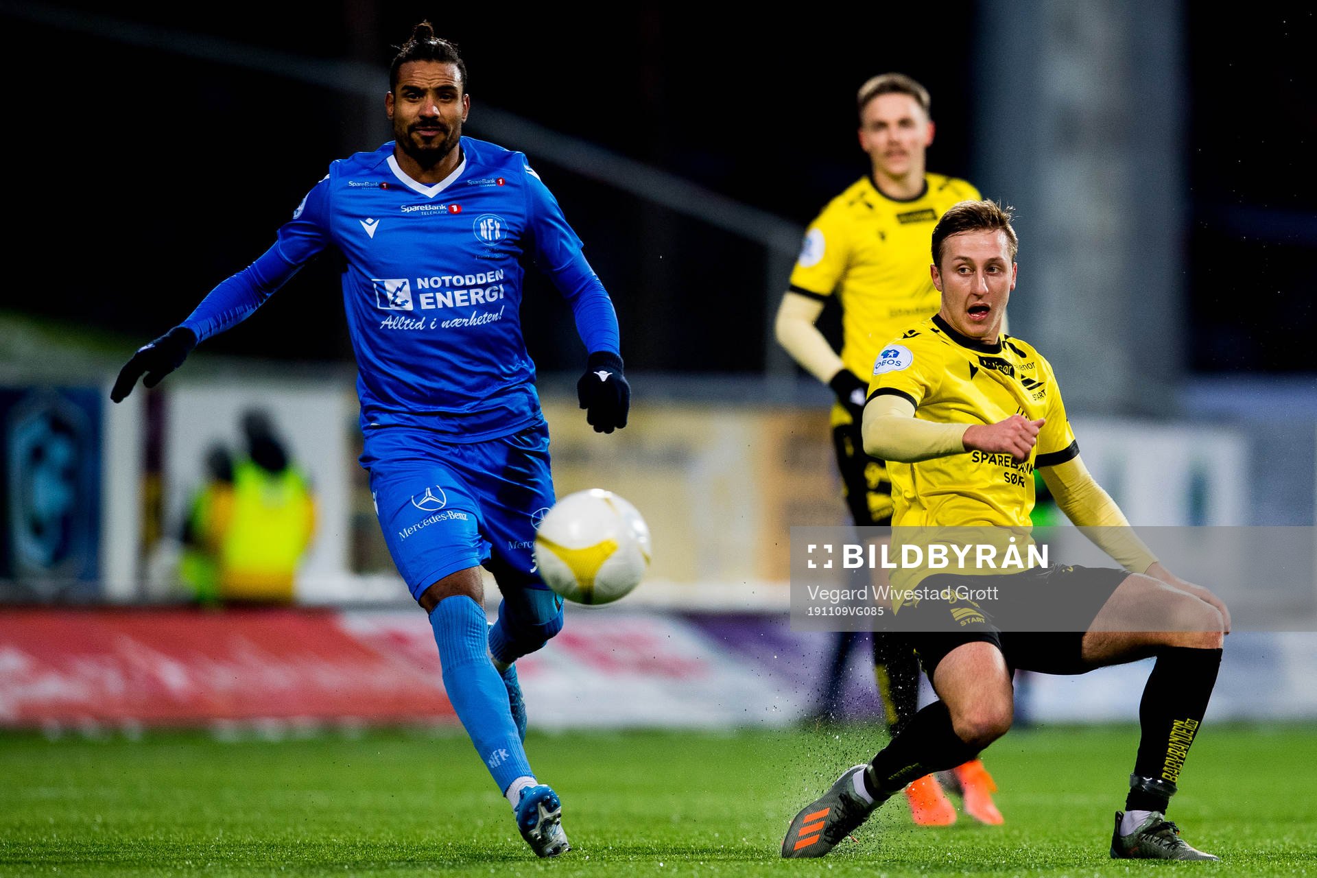 Marco Tajbajumi of Notodden and Adnan Hadzic of Start during the OBOS-ligaen football match between Notodden and Start on November 9, 2019 in Notodden.
