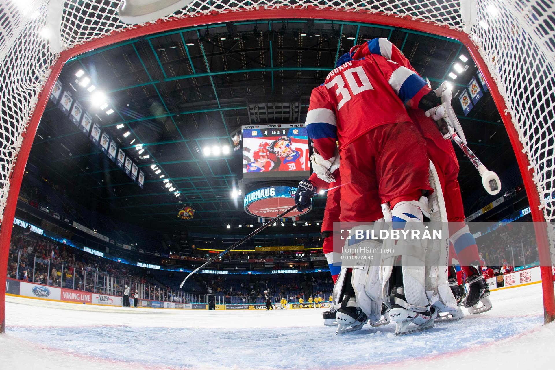 Russia celebrates, Igor Bobkov #30, RUS