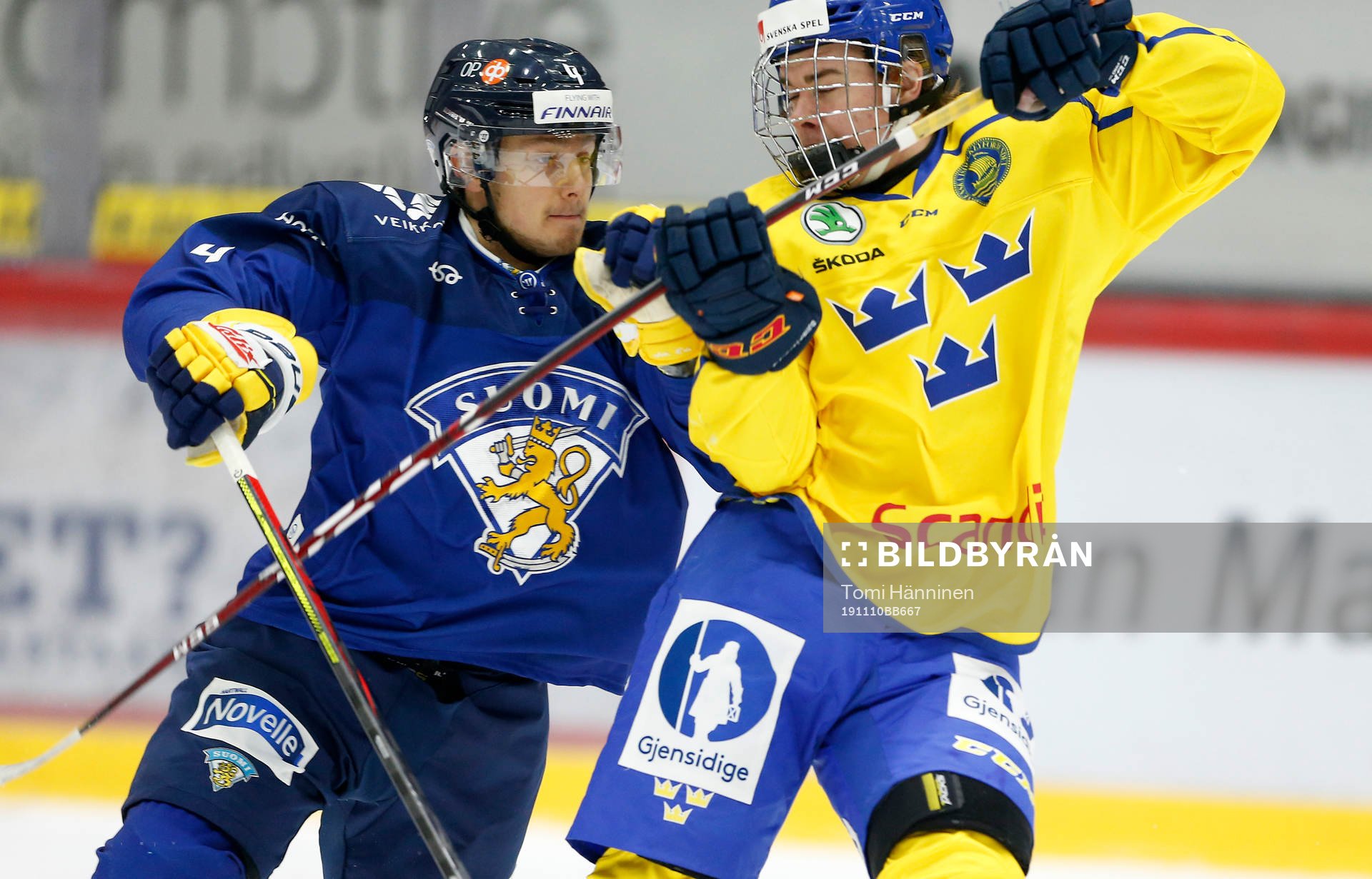 Mikko Kokkonen #4, FIN and Lucas Raymond #18, SWE