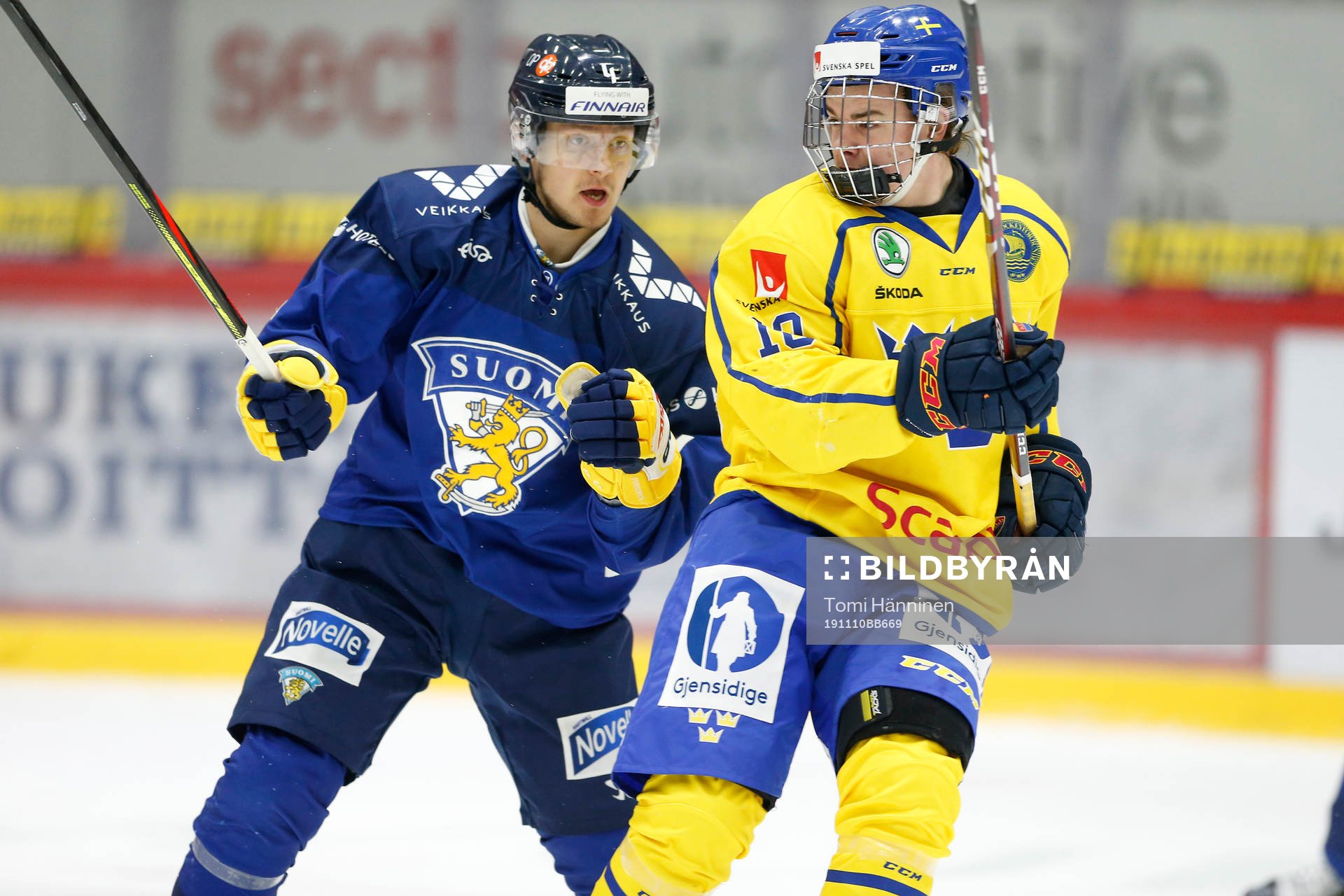 Mikko Kokkonen #4, FIN and Lucas Raymond #18, SWE