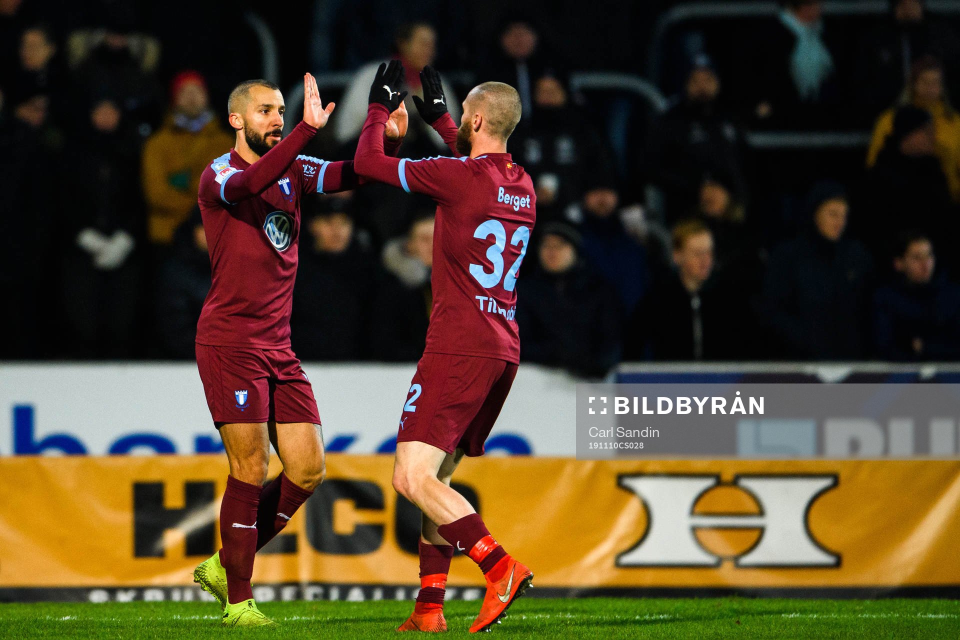 Malmö FFs Guillermo Molins och Jo Inge Berget jublar efter 0-2 under fotbollsmatchen i Svenska Cupen mellan Värnamo och Malmö FF den 10 november 2019 i Värnamo.