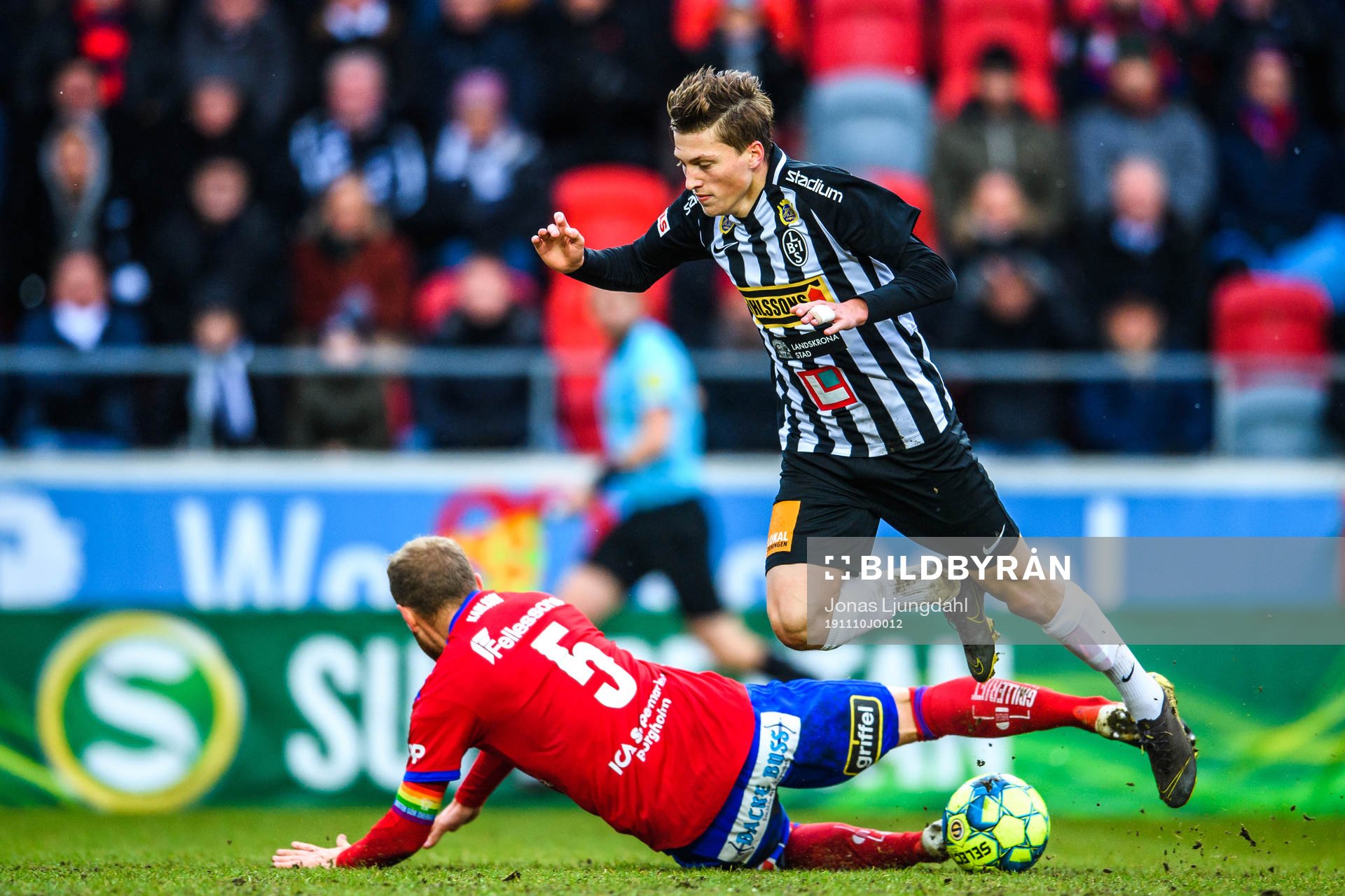 Östers Stefan Karlsson och Landskronas Kevin Jensen