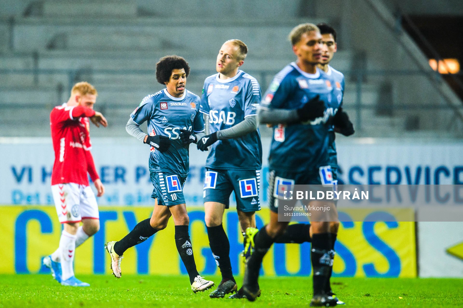 Brages spelare jublar