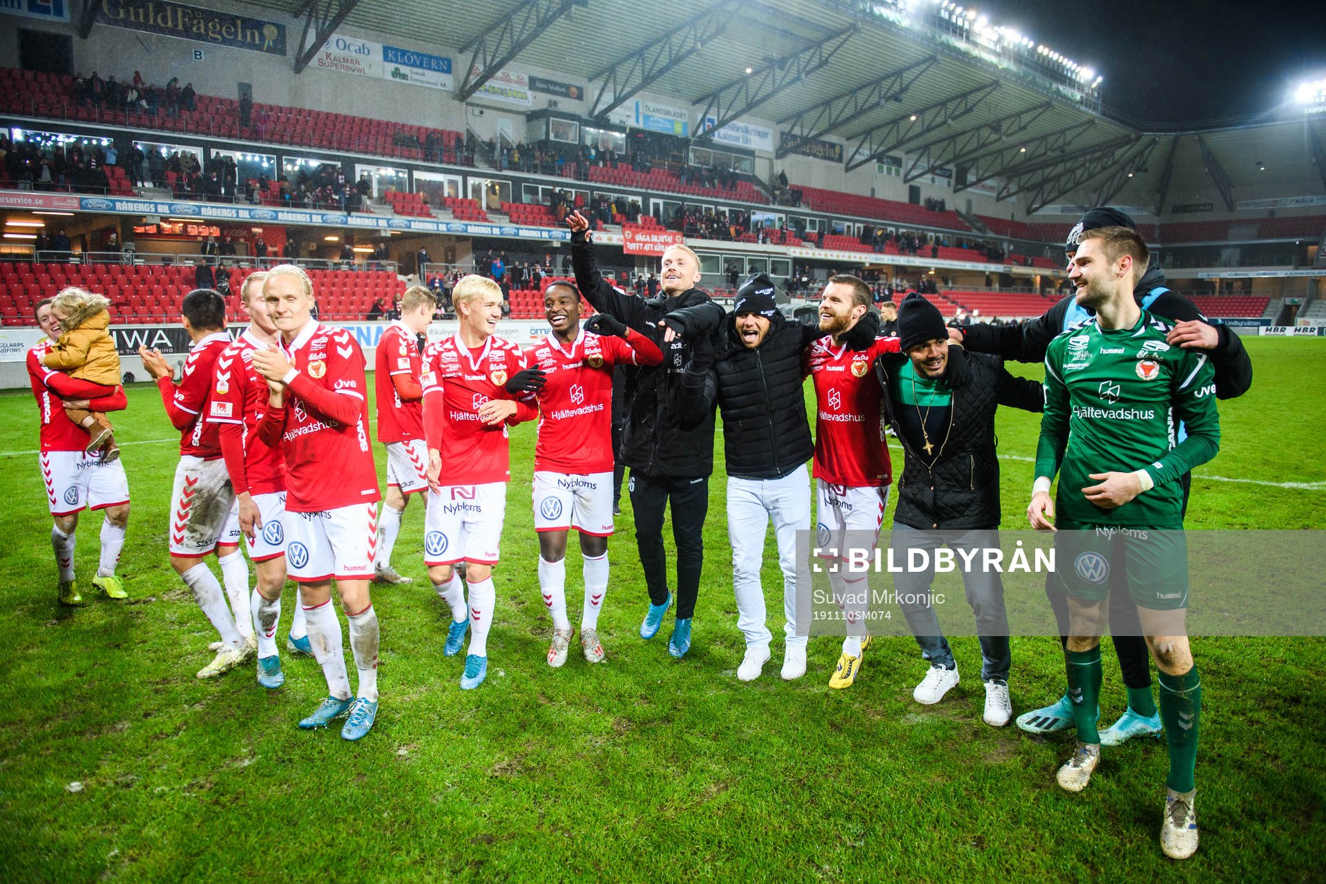 Kalmars spelare jublar
