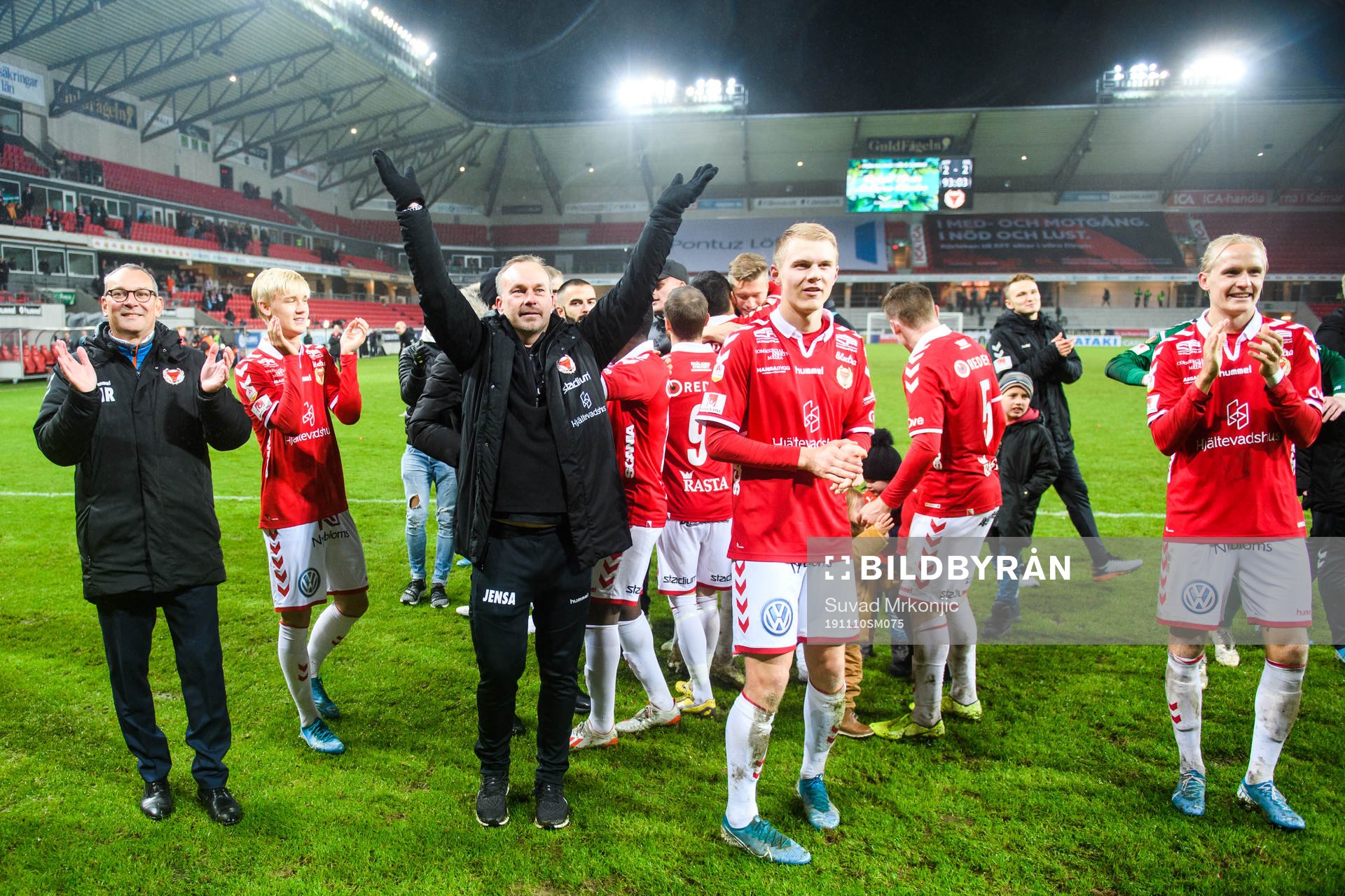 Kalmars spelare jublar
