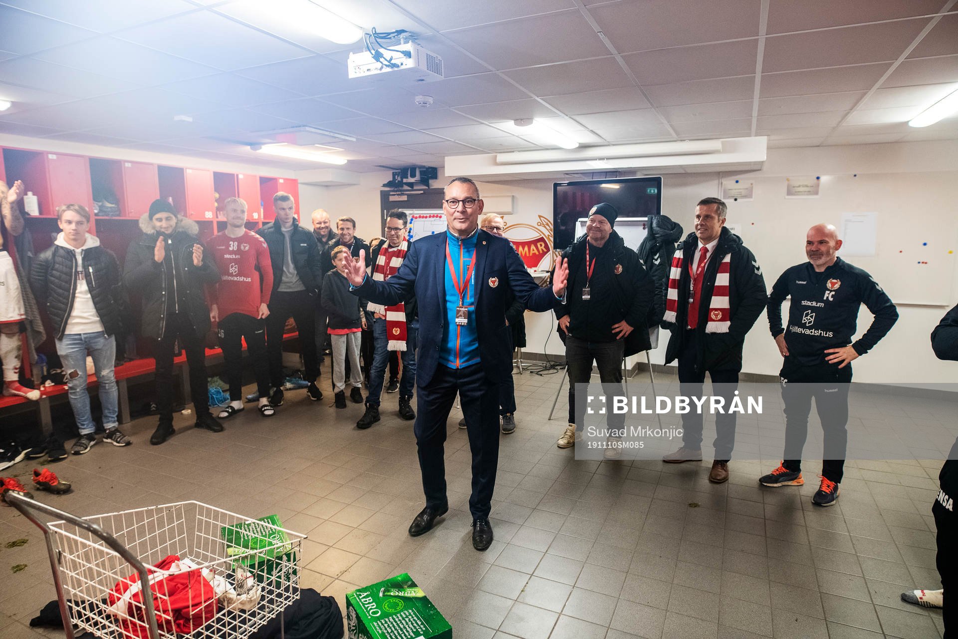 Kalmars klubbchef Mattias Rosenlund jublar