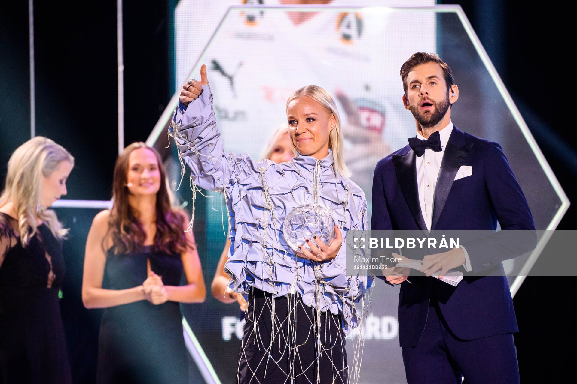 Caroline Seger tilldelas priset Årets Mittfältare