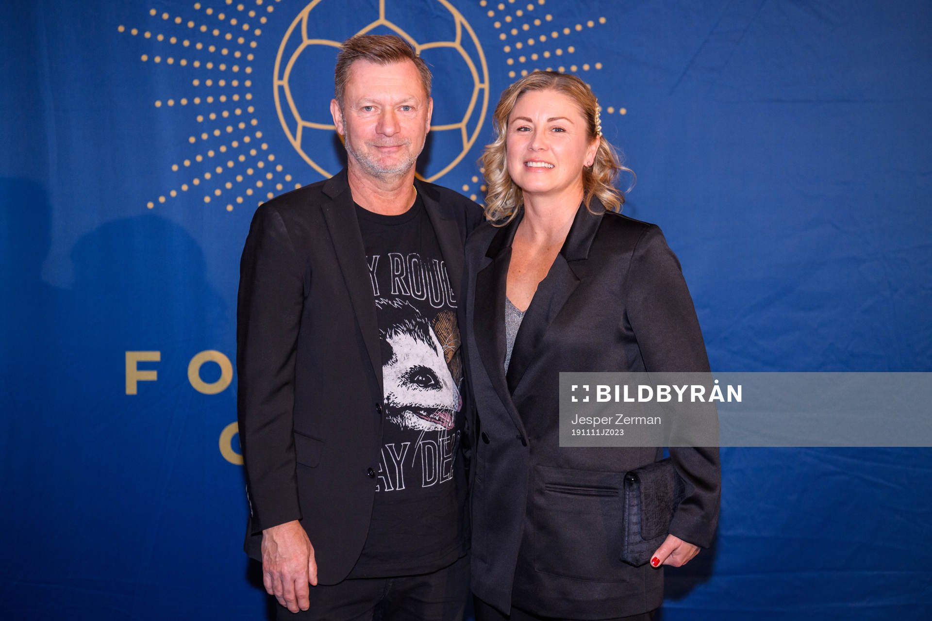 Peter Gerhardsson med frun Linda Blom anländer till Fotbollsgalan den 11 november 2019 i Stockholm.
