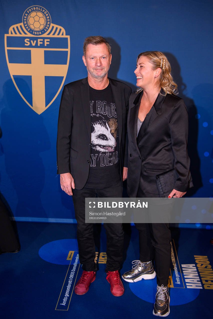 Peter Gerhardsson med frun Linda Blom anländer till Fotbollsgalan den 11 november 2019 i Stockholm.
