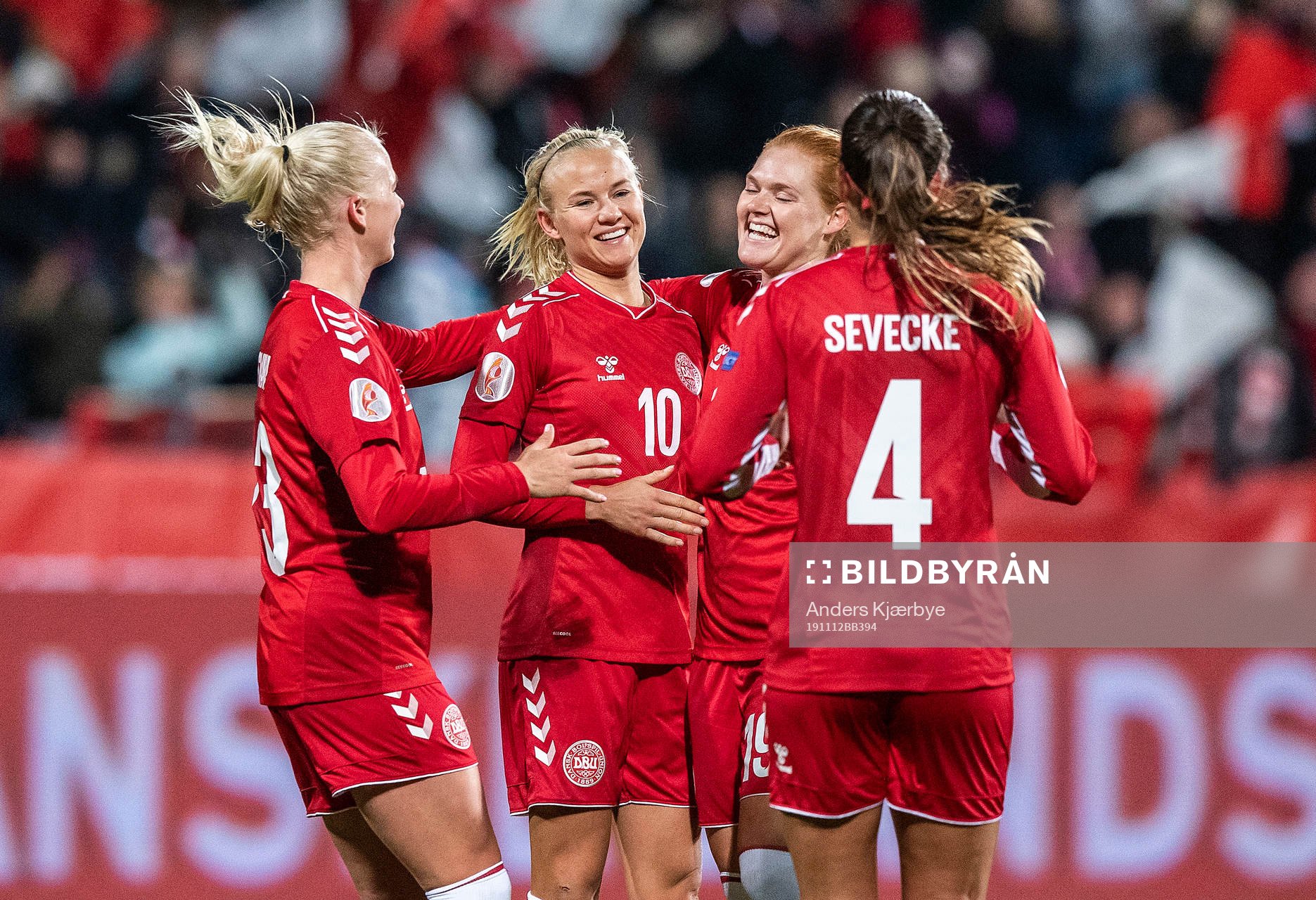 [DK=20191112: Pernille Harder, Danmark, jubler