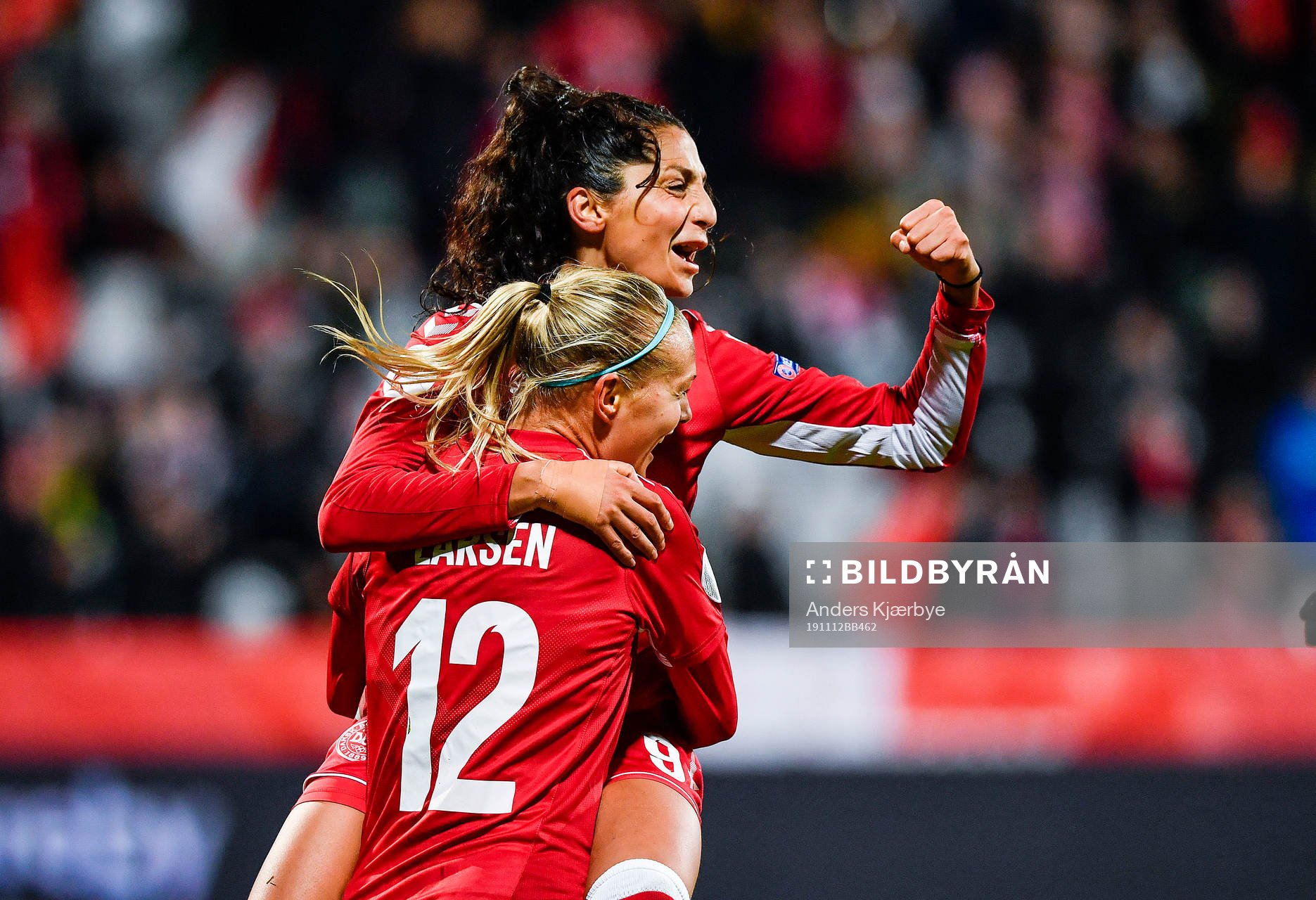[DK=20191112: Stine Larsen, Danmark og Nadia Nadim,