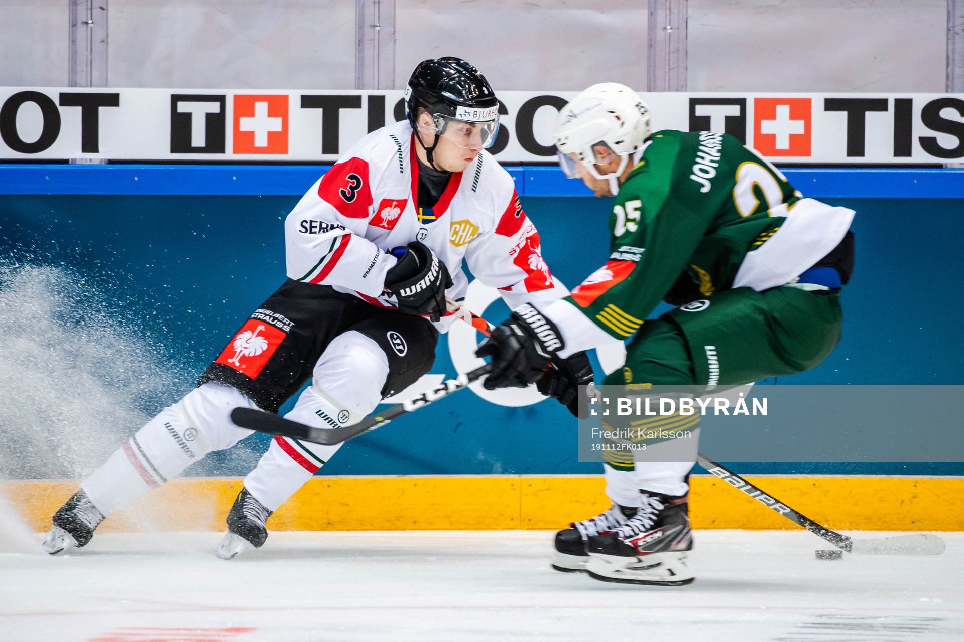 Jacob Moverare of Frölunda and Martin Johansson of