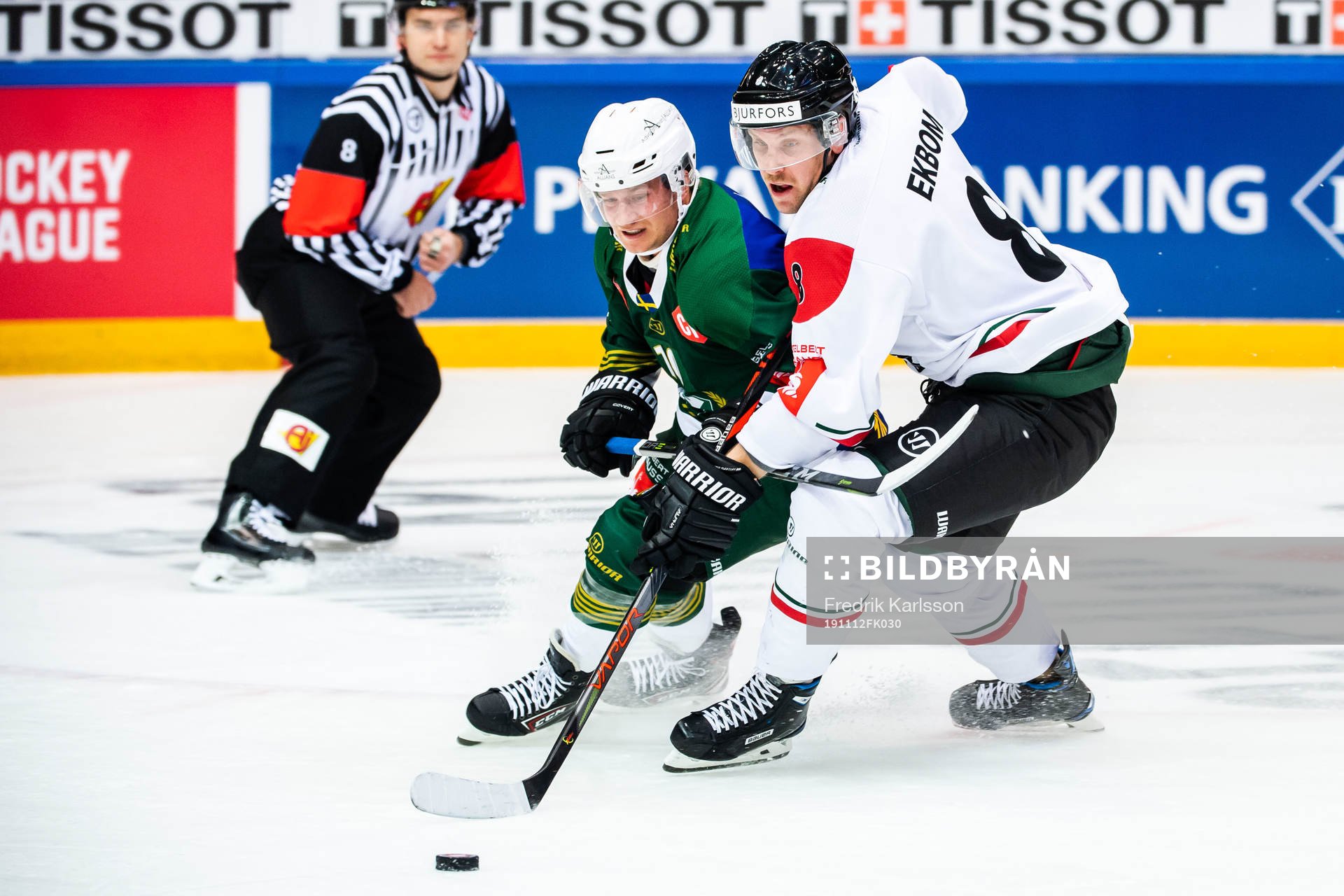 Marcus Nilsson of Färjestad and Viktor Ekbom of Frölunda