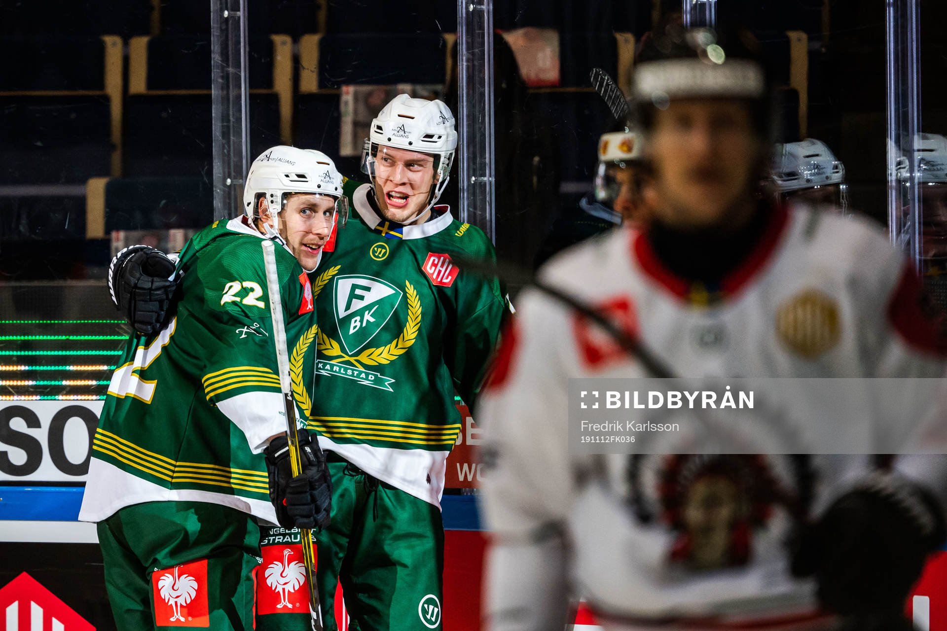 Per Åslund and Victor Ejdsell of Färjestad celebrate