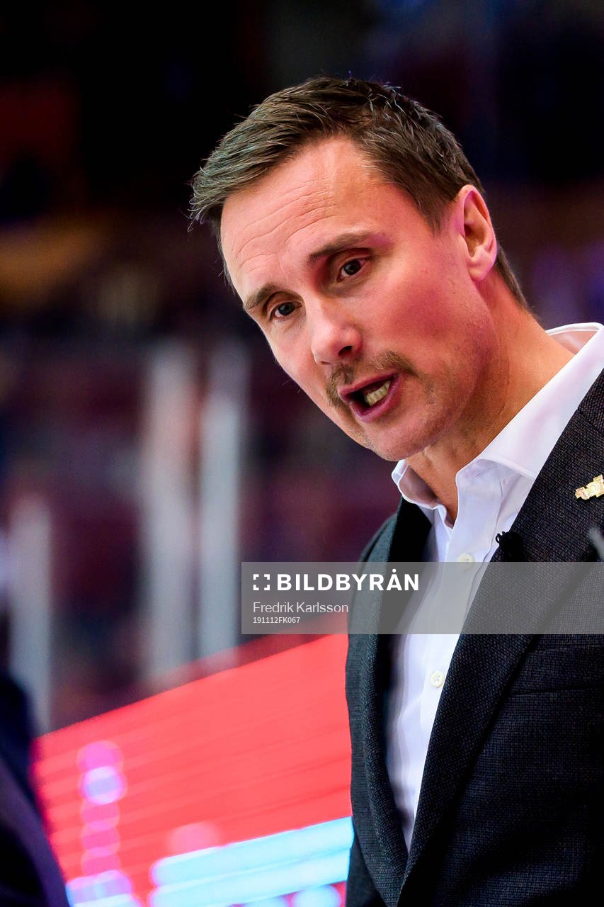 head coach Roger Rönnberg of Frölunda