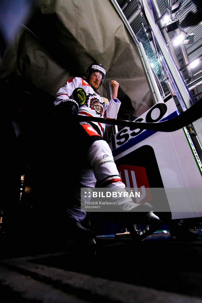 David Printz of Frölunda enters the ice ahead the CHL game