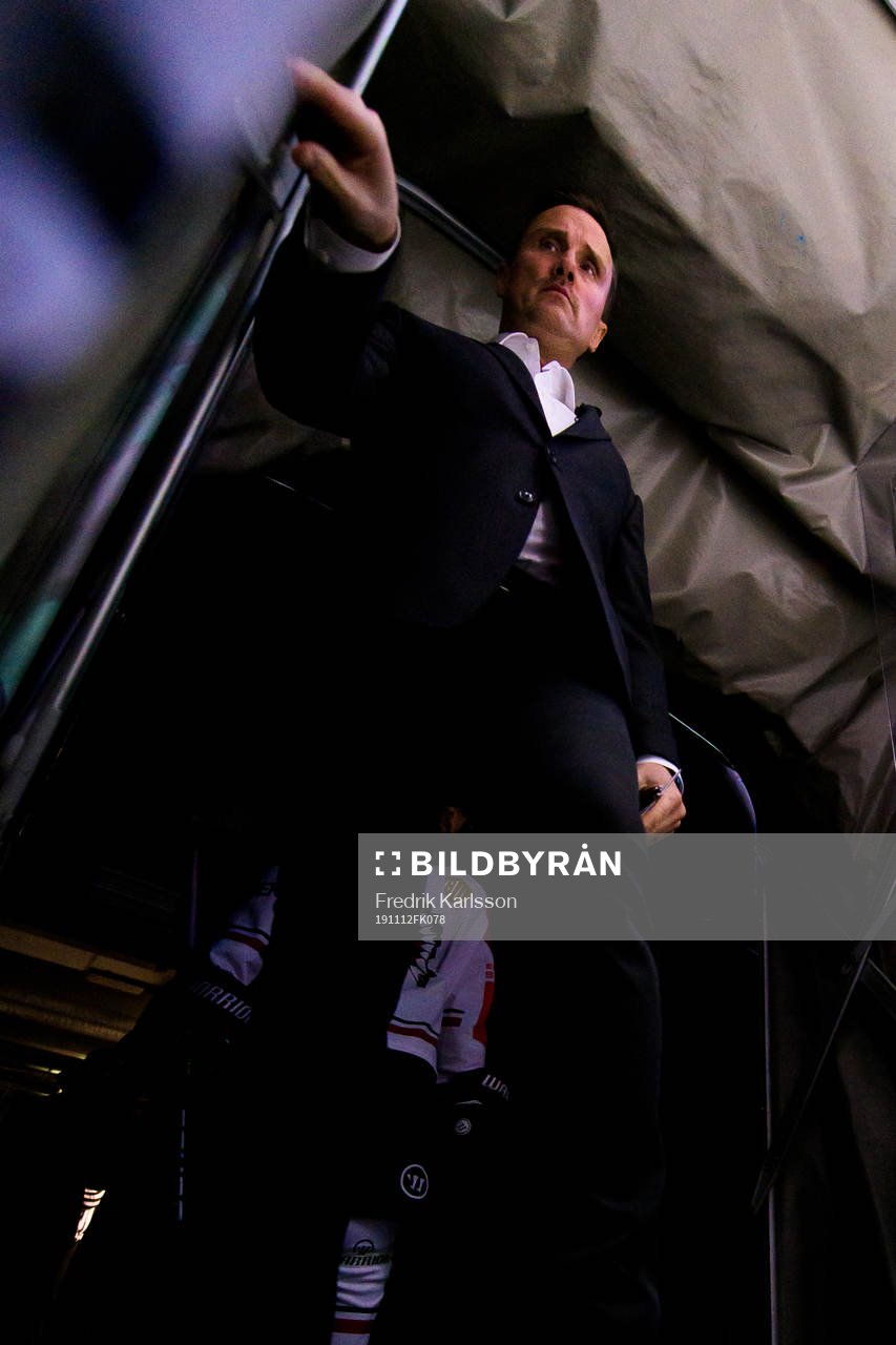 head coach Roger Rönnberg of Frölunda