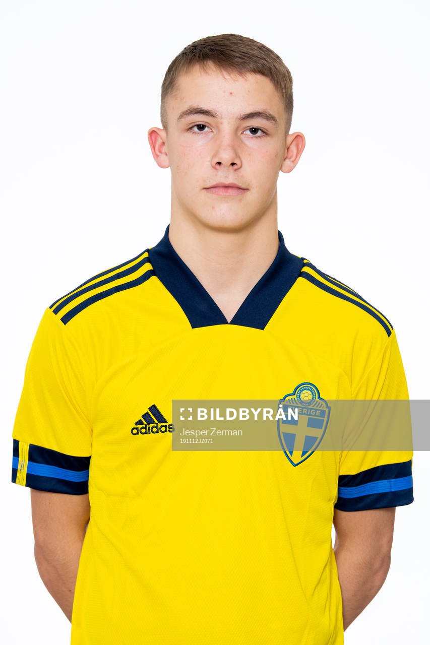 Jacob Ondrejka i P17-landslaget poserar för porträtt den 12 november 2019 i Stockholm.