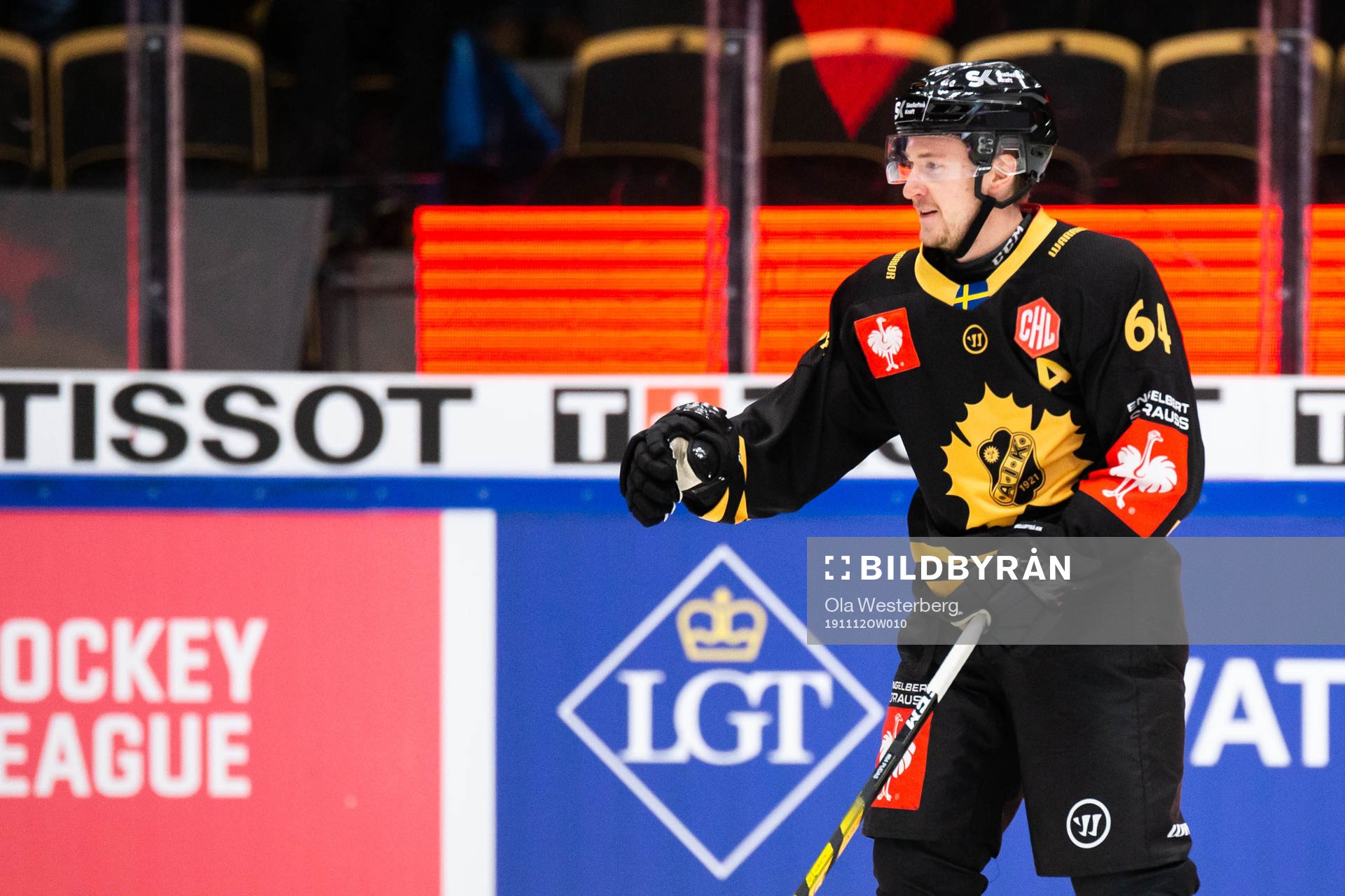 Jonathan Pudas of Skellefteå celebrates