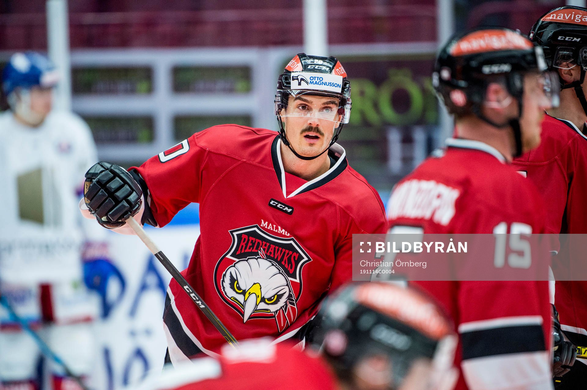 Malmö Redhawks Henrik Hetta värmer upp iklädd en