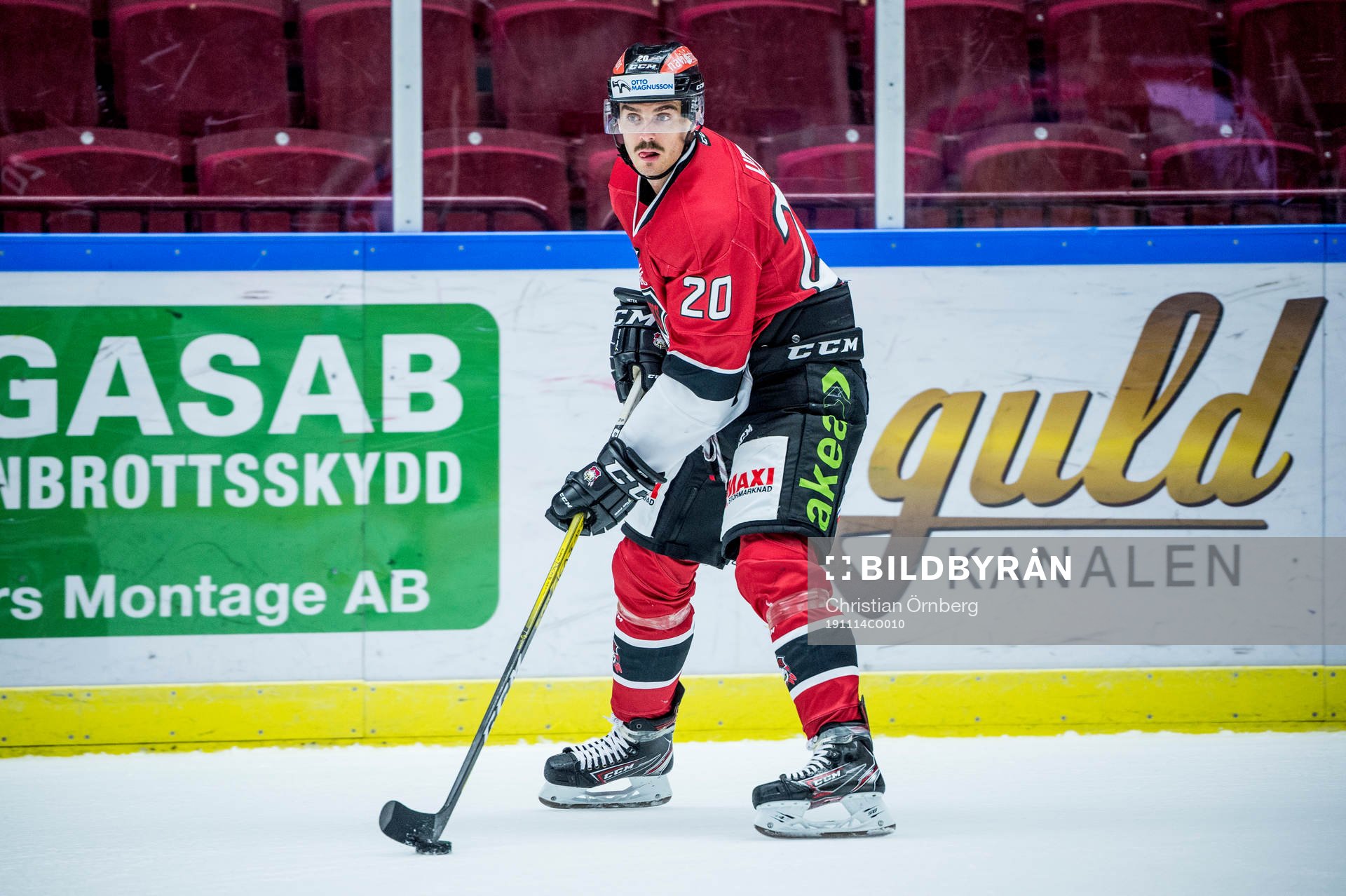 Malmö Redhawks Henrik Hetta värmer upp iklädd en
