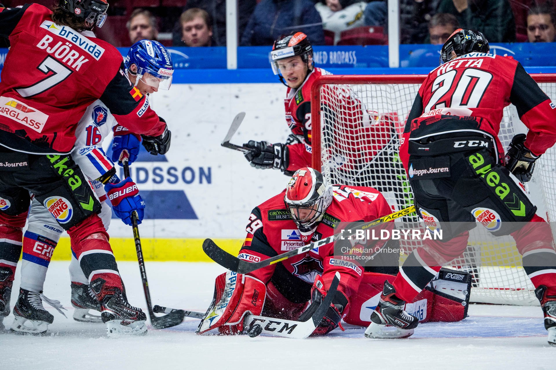 Oskarshamns Arsi Piispanen mot Malmö Redhawks Marcus
