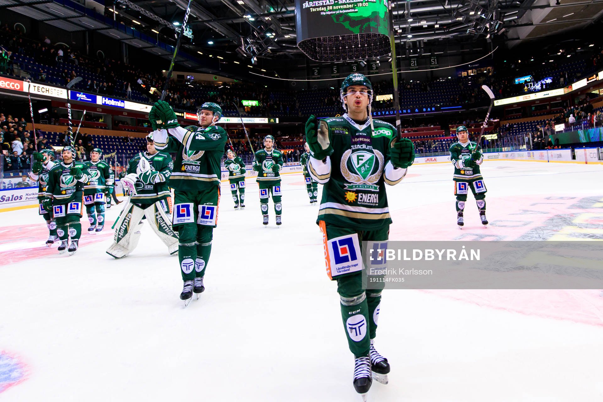 Färjestads Victor Ejdsell och Michael Lindqvist jublar och