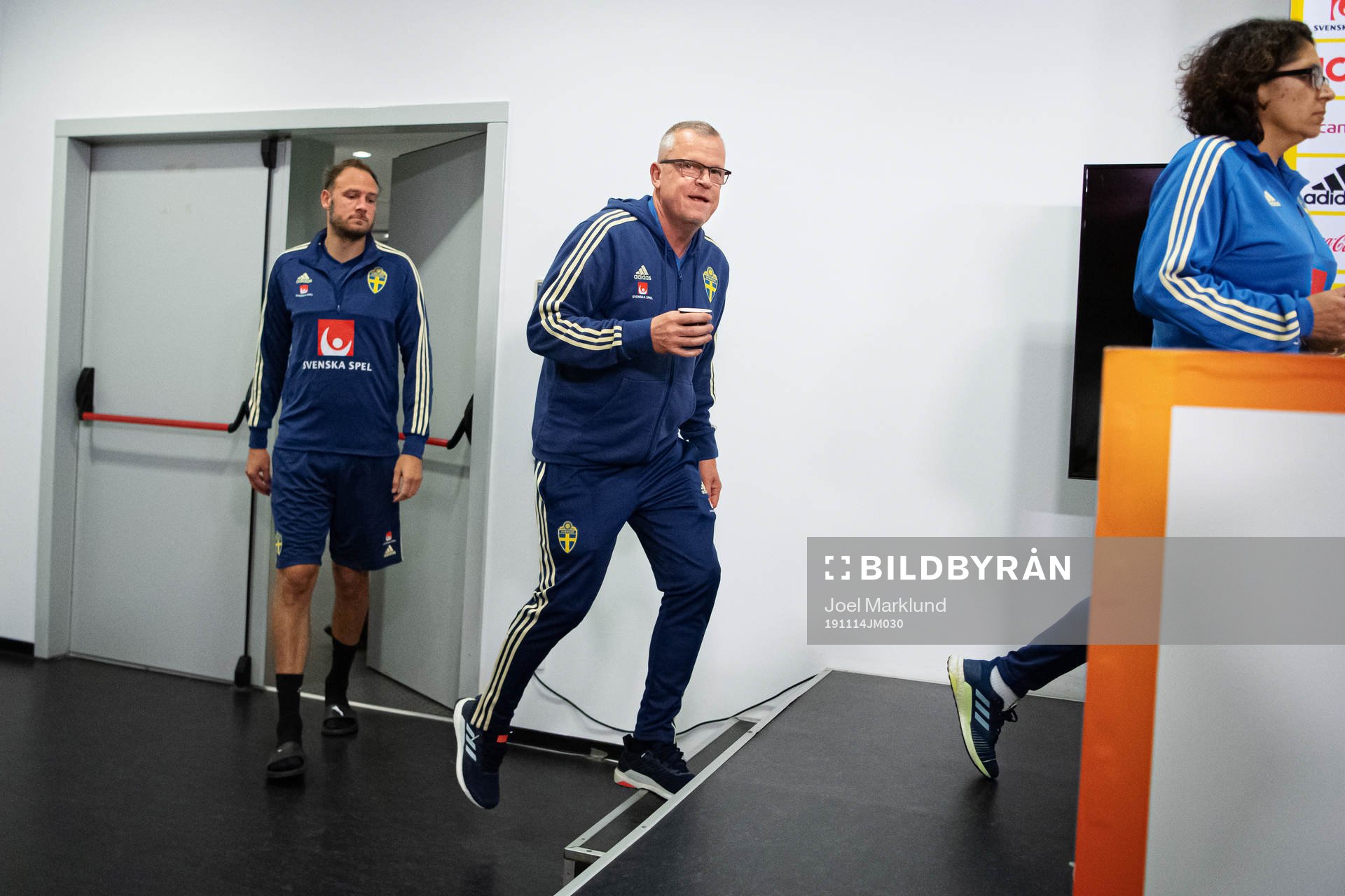 Andreas Granqvist and head coach Janne Andersson of the