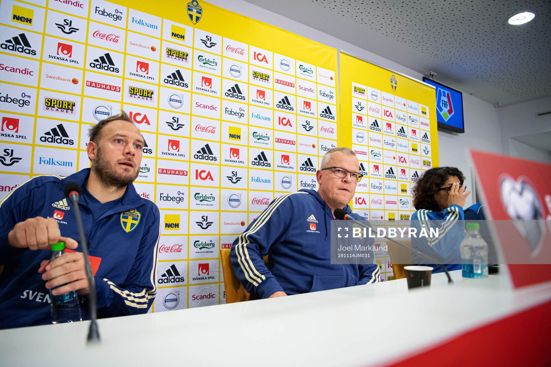 Andreas Granqvist and head coach Janne Andersson of the
