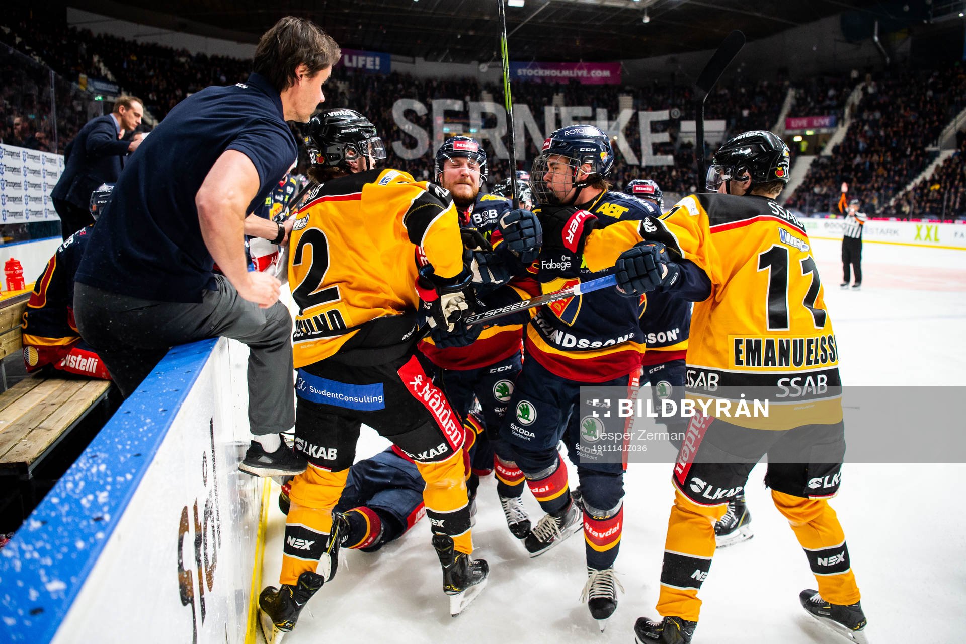 Luleås Oscar Engsund i bråk med Djurgårdens spelare