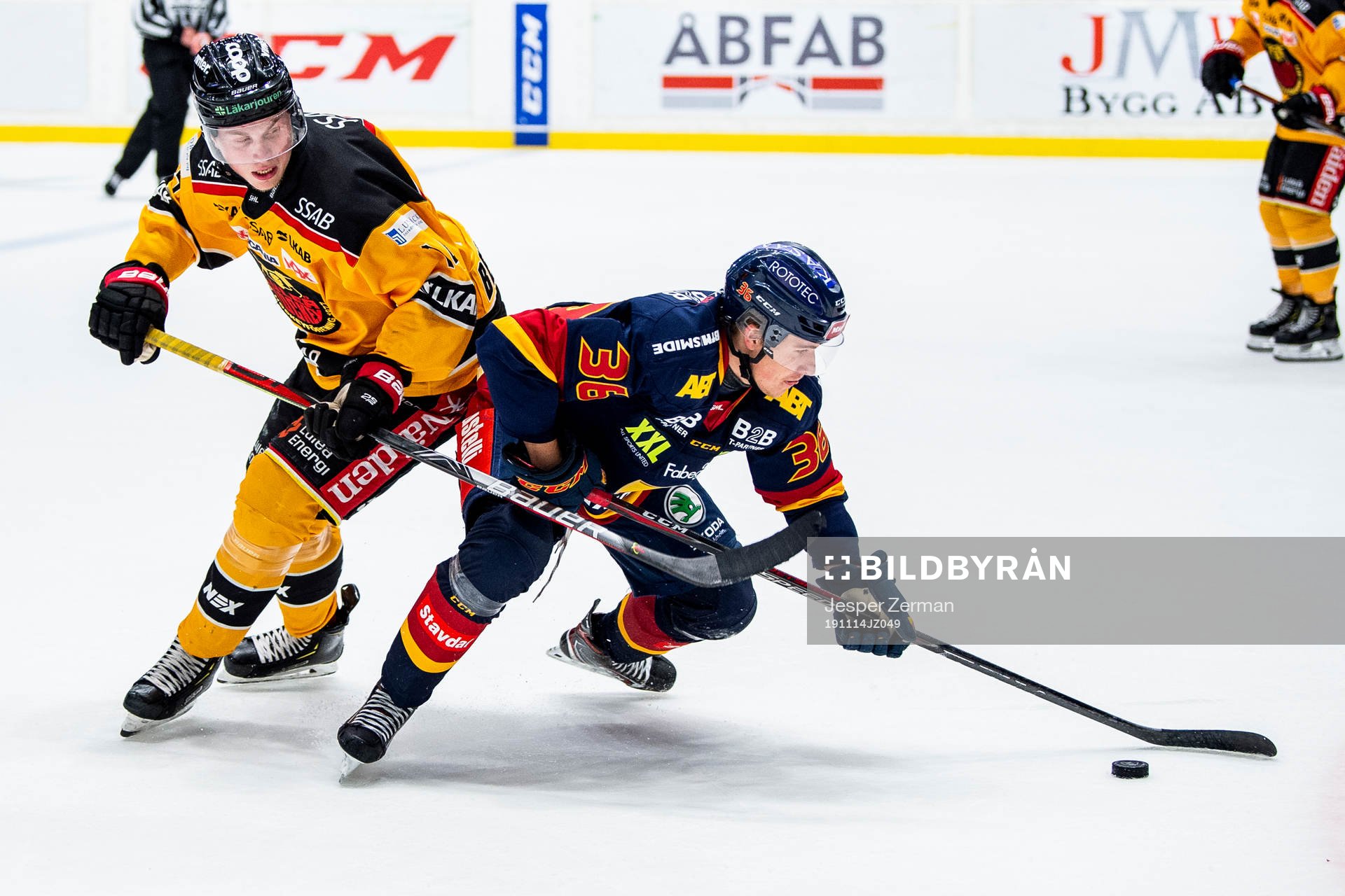 Luleås Jonas Berglund och Djurgårdens Rasmus Kahilainen