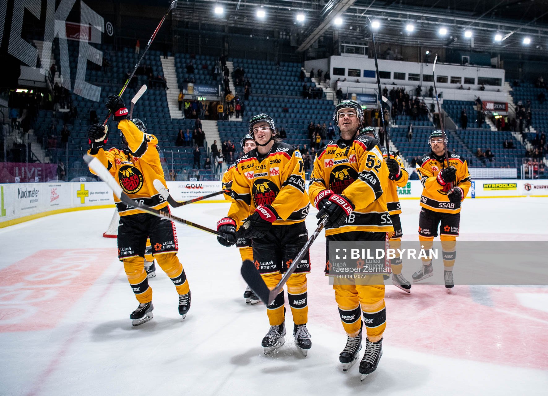 Luleås Isac Brännström och Karl Fabricius jublar