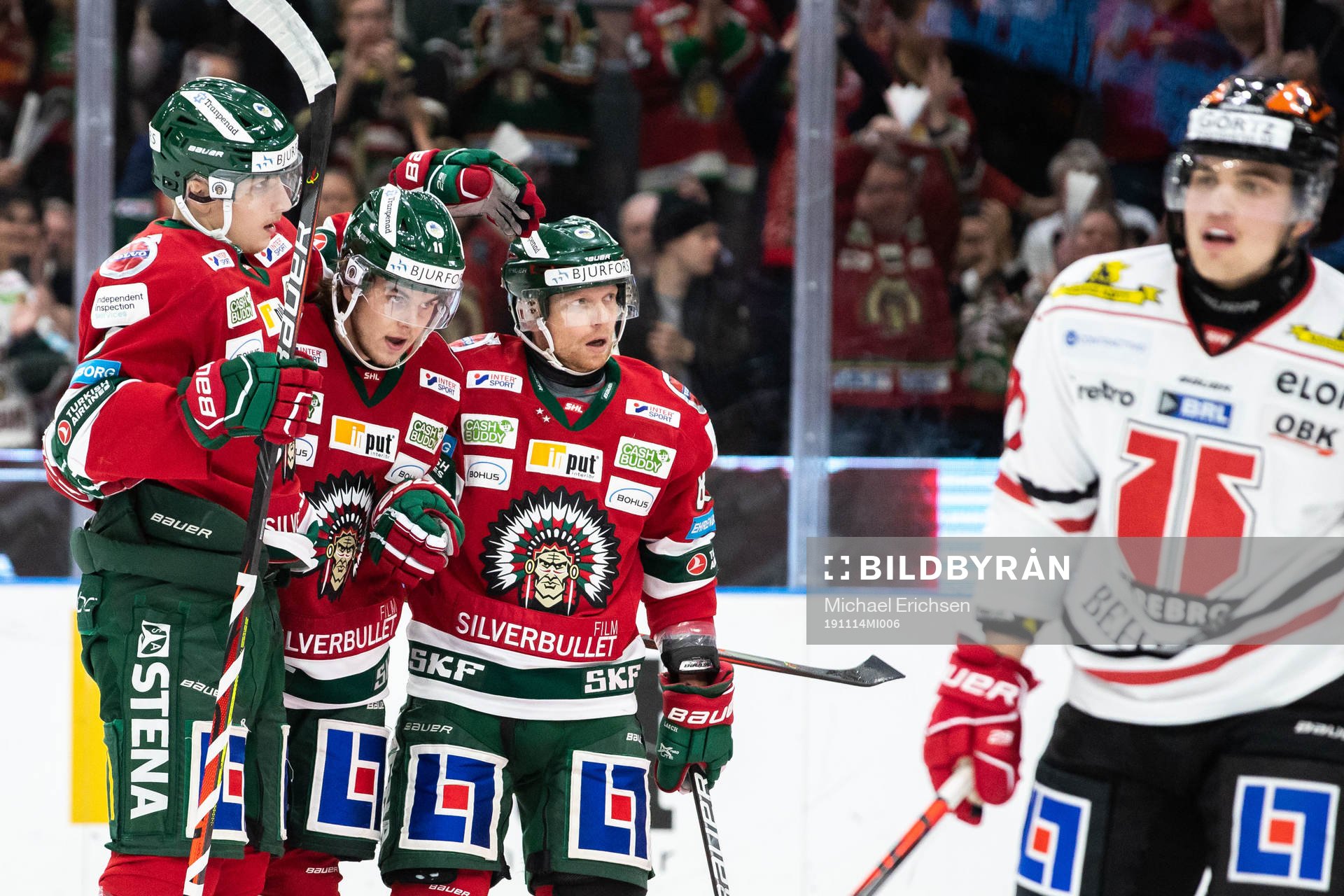 Frölundas Jacob Moverare jublar med lagkamrater
