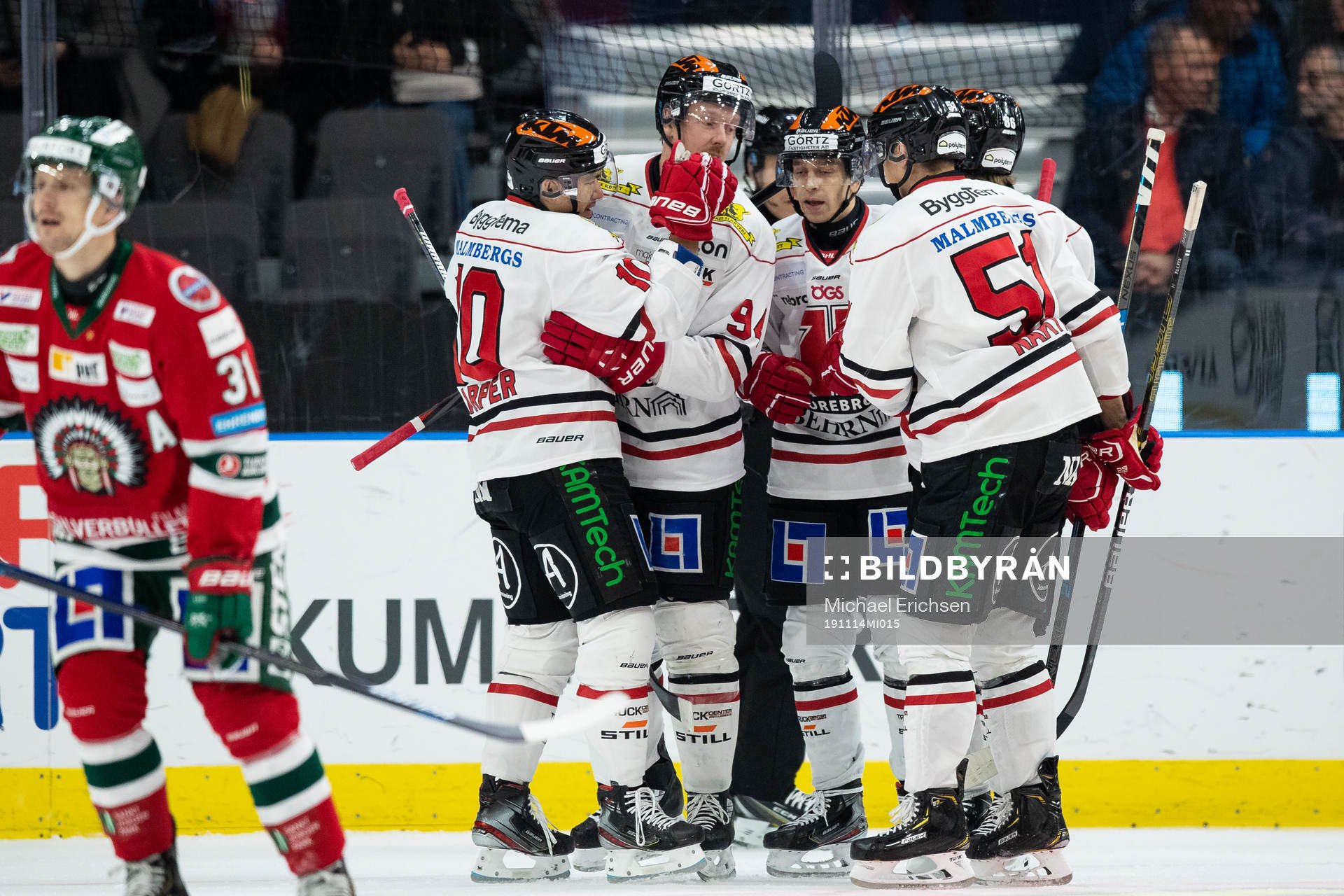 Örebros Ryan Stoa jublar med lagkamrater