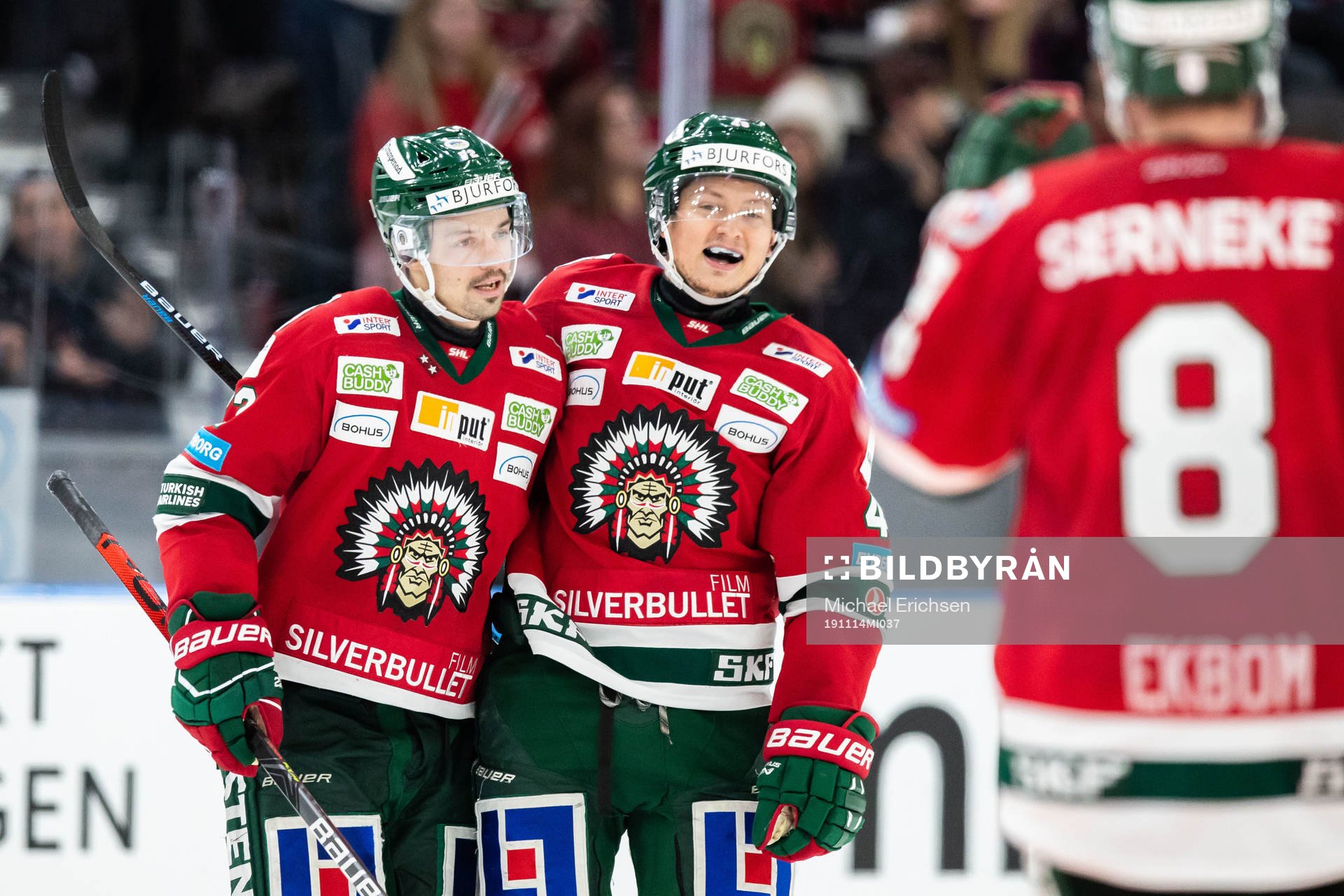 Frölundas Patrik Carlsson och Rhett Rakhshani jublar