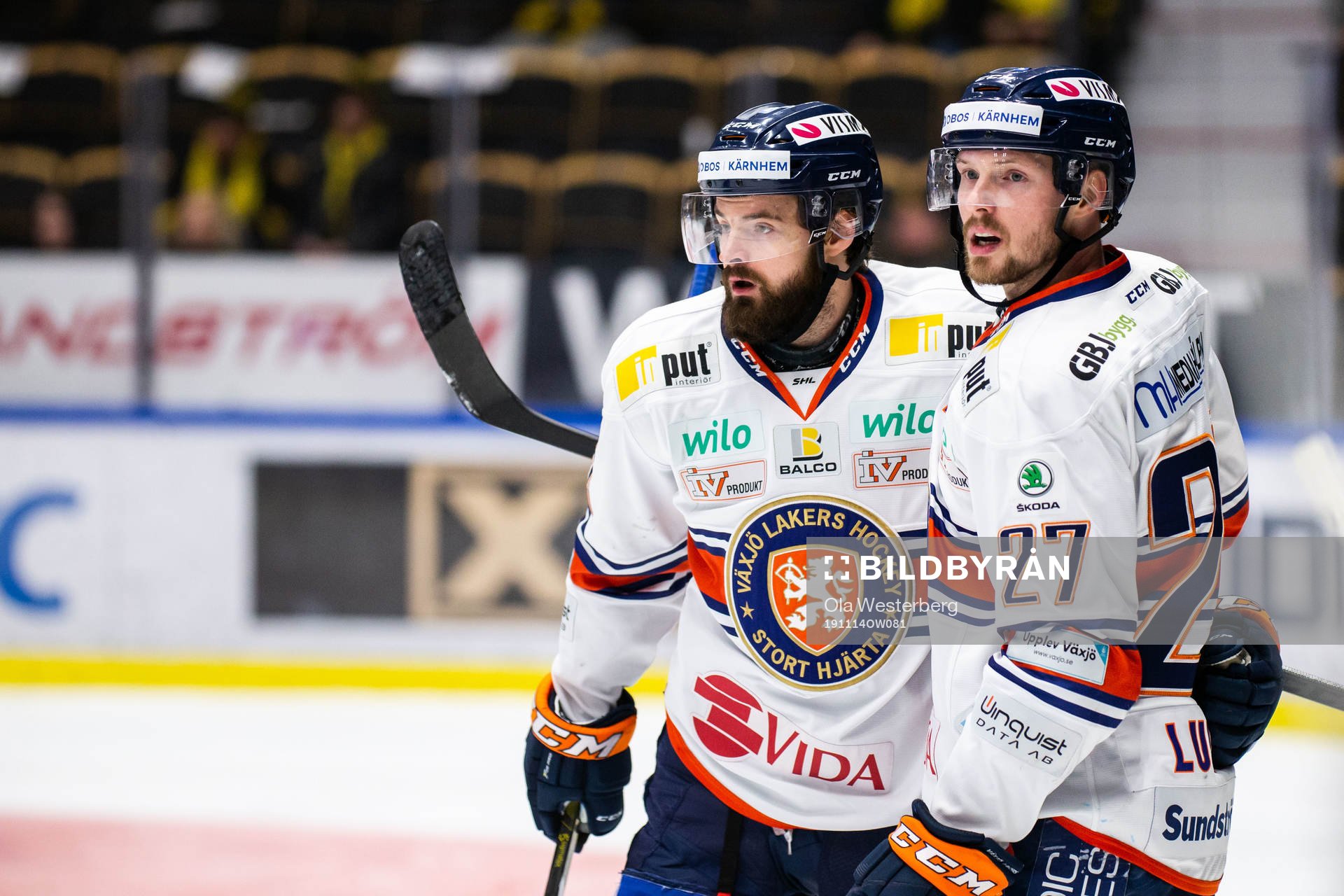 Växjös Roman Horak och Martin Lundberg jublar