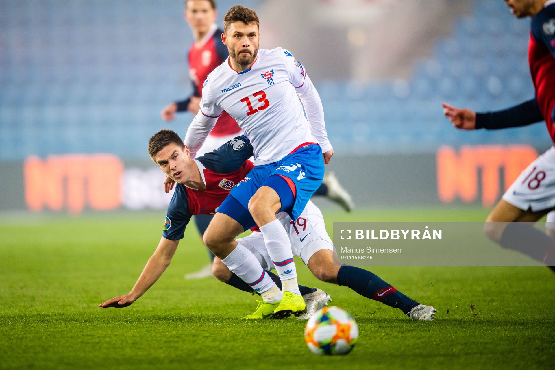 Markus Henriksen of Norway and Rogvi Baldvinsson of Faroe