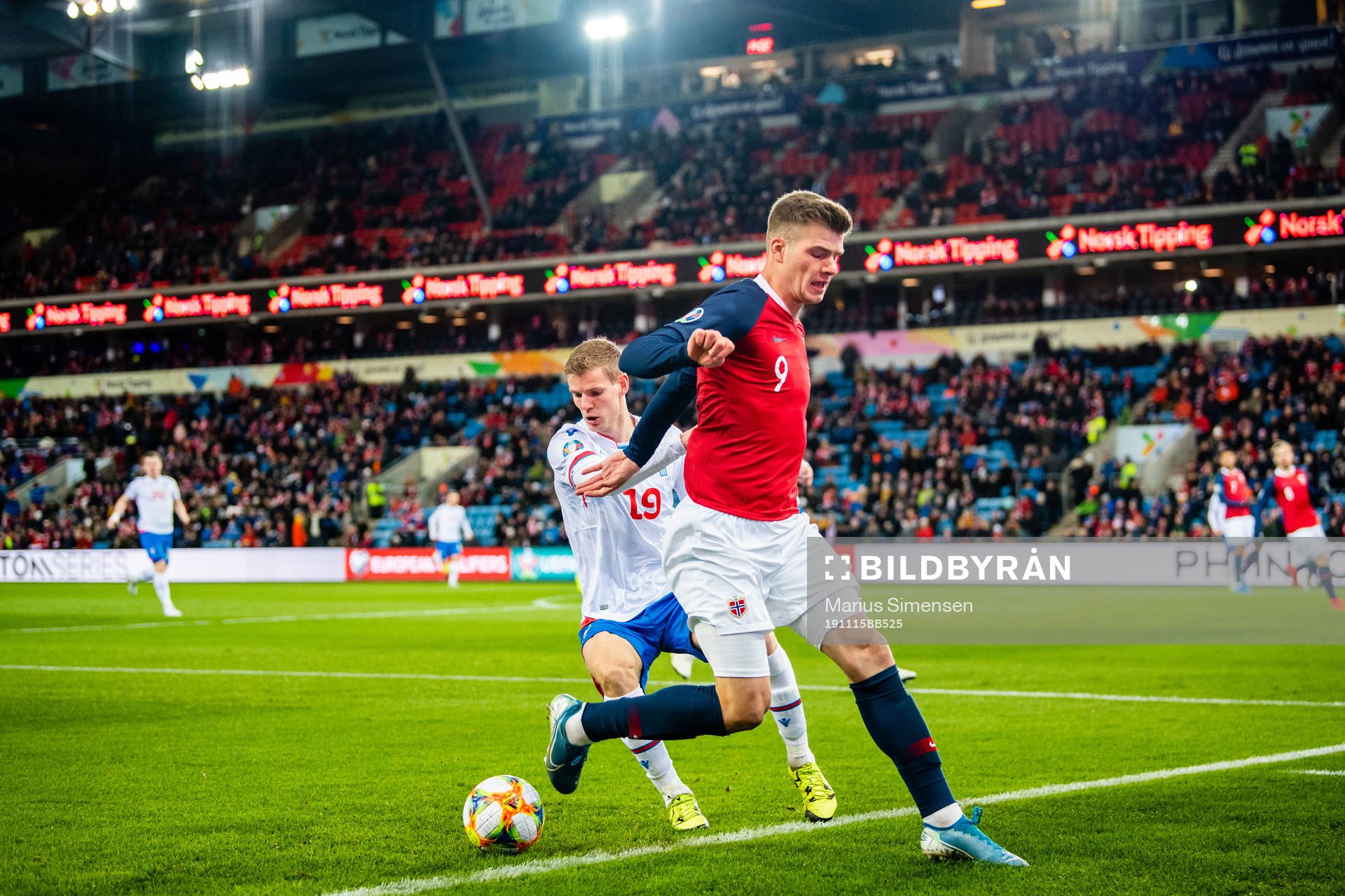 Ari Jonsson of Faroe Islands and Alexander Sørloth of