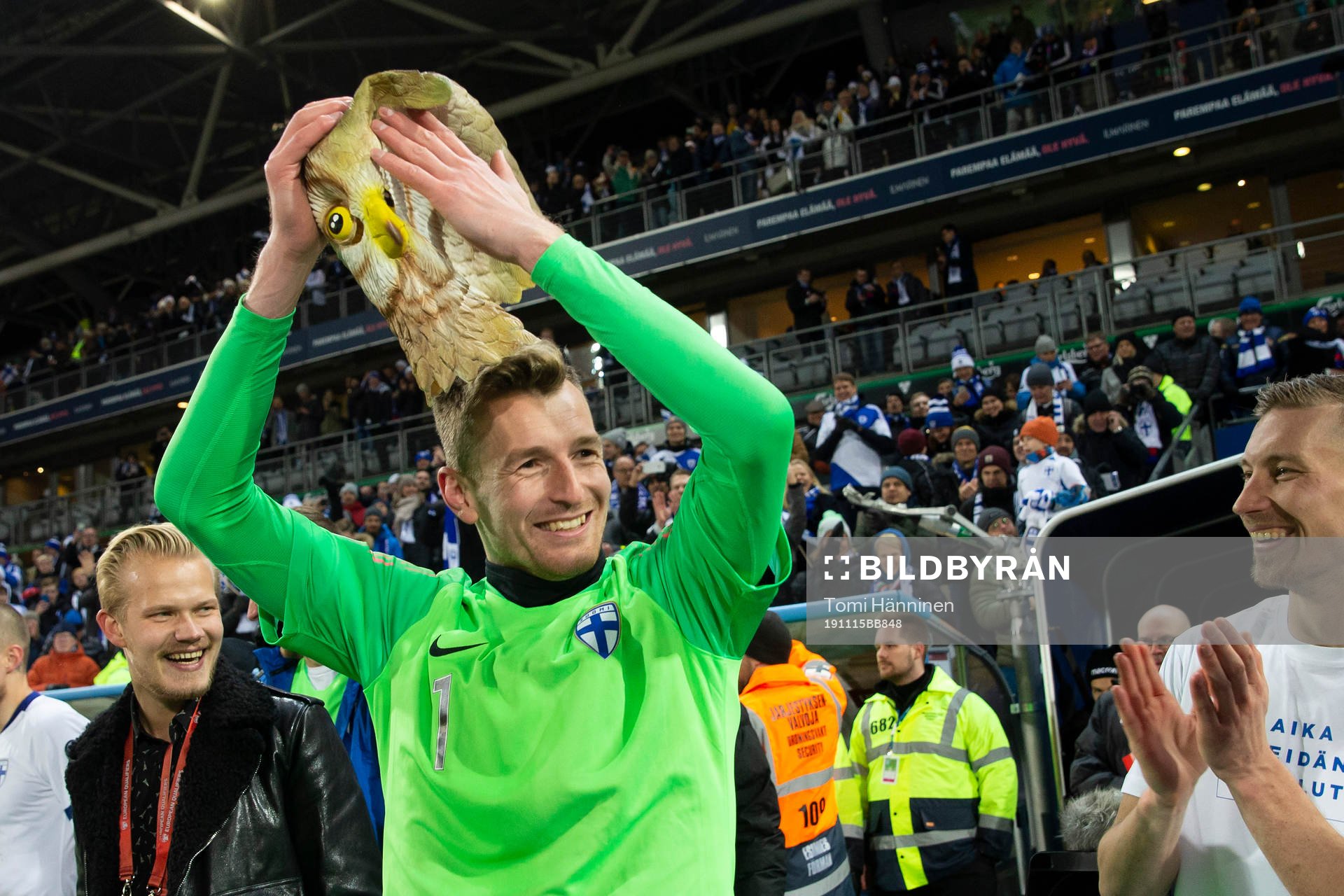 Lukas Hradecky (GK)#1, FIN
