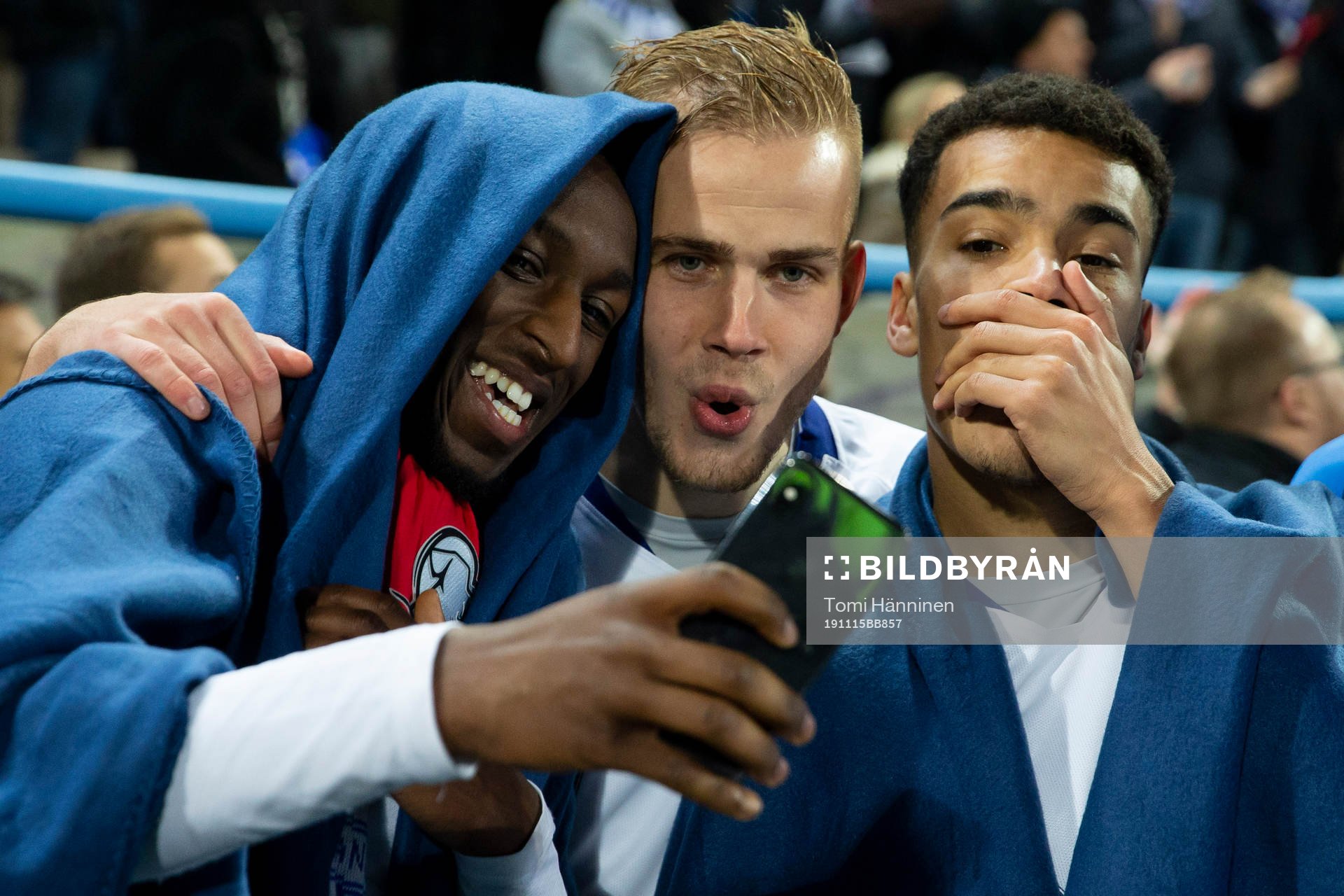 Fotboll, EM-kval, Finland - Liechtenstein: Glen Kamara #6, FIN, Rasmus Karjalainen #7, FIN , Pyry Soiri #13, FINafter match European Championship 2020 Qualifying round match Finland - Liechtenstein at the Telia 5G 15. November 2019 in Helsinki, Finland. (Tomi Hänninen/Newspix24)