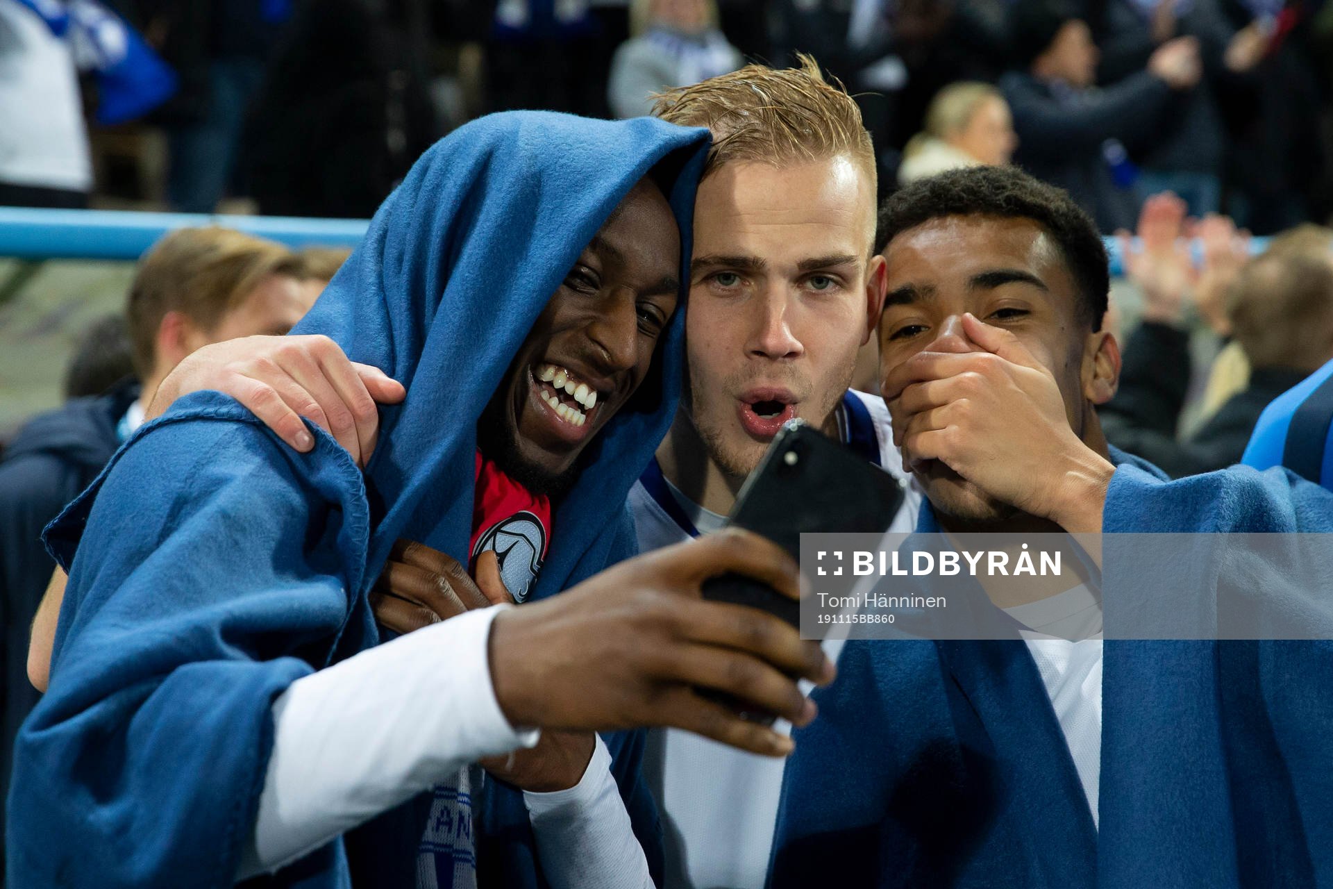 Fotboll, EM-kval, Finland - Liechtenstein: Glen Kamara #6, FIN, Rasmus Karjalainen #7, FIN , Pyry Soiri #13, FINafter match European Championship 2020 Qualifying round match Finland - Liechtenstein at the Telia 5G 15. November 2019 in Helsinki, Finland. (Tomi Hänninen/Newspix24)