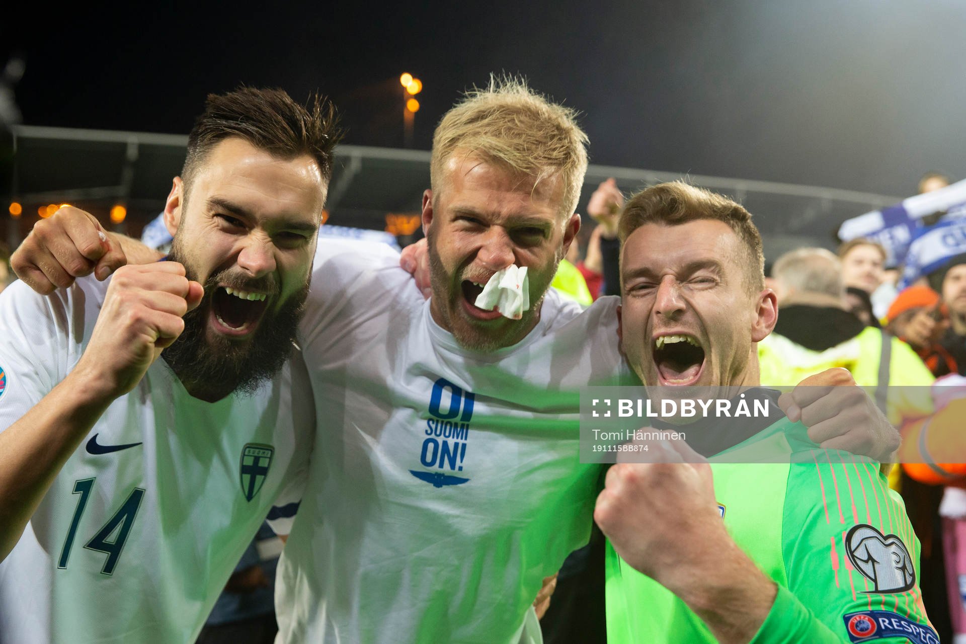 Fotboll, EM-kval, Finland - Liechtenstein: Tim Sparv #14, FIN, Paulus Arajuuri #2, FIN, Lukas Hradecky (GK)#1, FINafter match European Championship 2020 Qualifying round match Finland - Liechtenstein at the Telia 5G 15. November 2019 in Helsinki, Finland. (Tomi Hänninen/Newspix24)