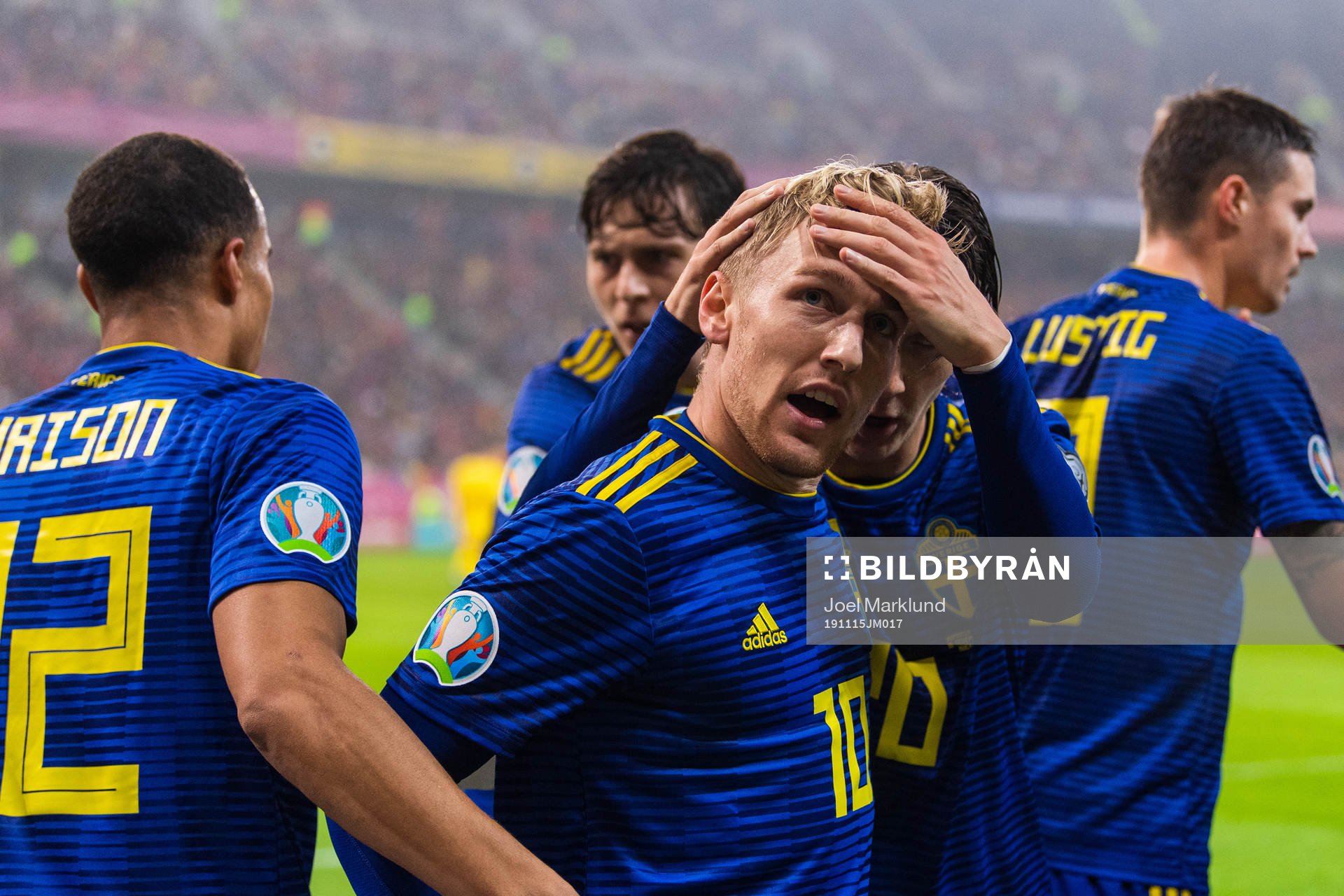 Emil Forsberg of Sweden celebrate